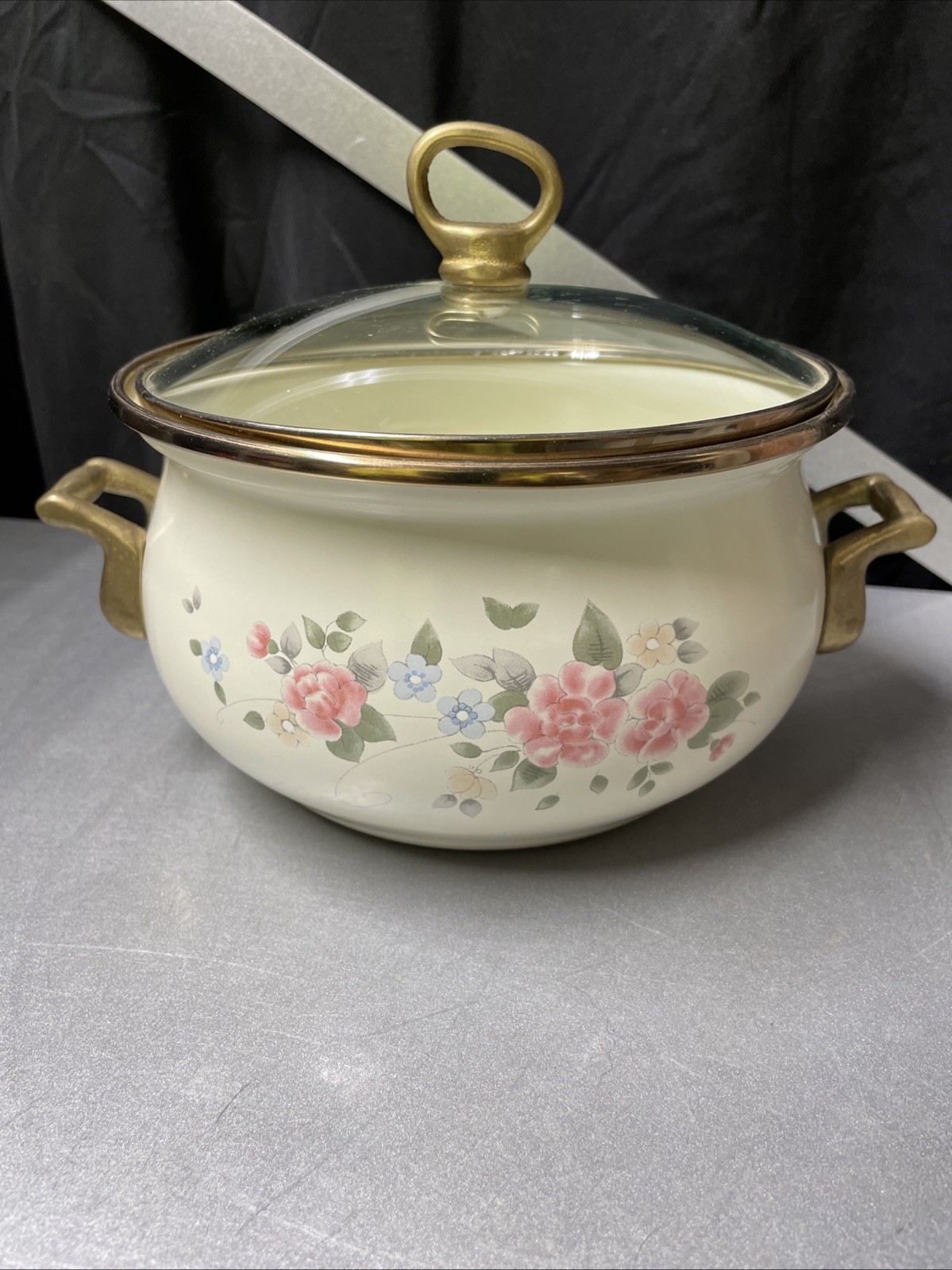 Vintage Pfaltzgraff Tea Rose Enameled Stock Pot with brass handles ~ USA