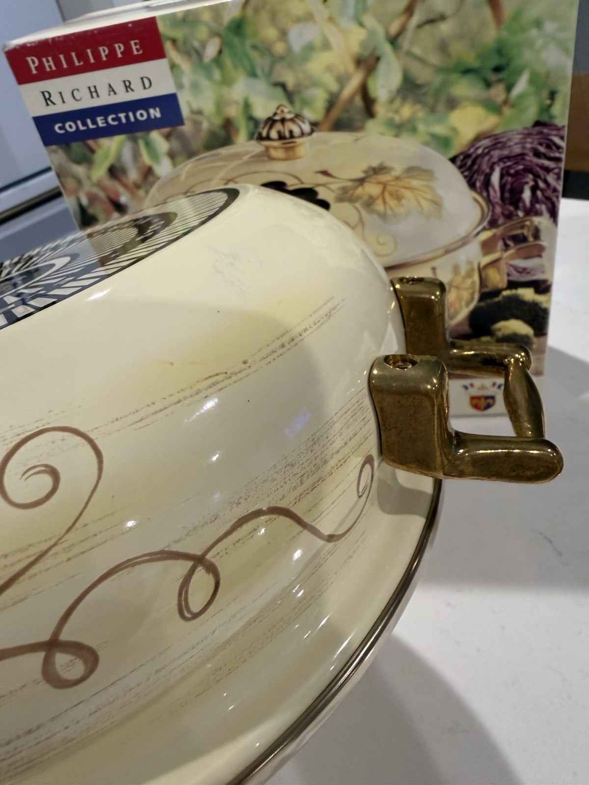 Philippe Richard 5 Quart Round Covered Dutch Oven Casserole With Lid Grapes New