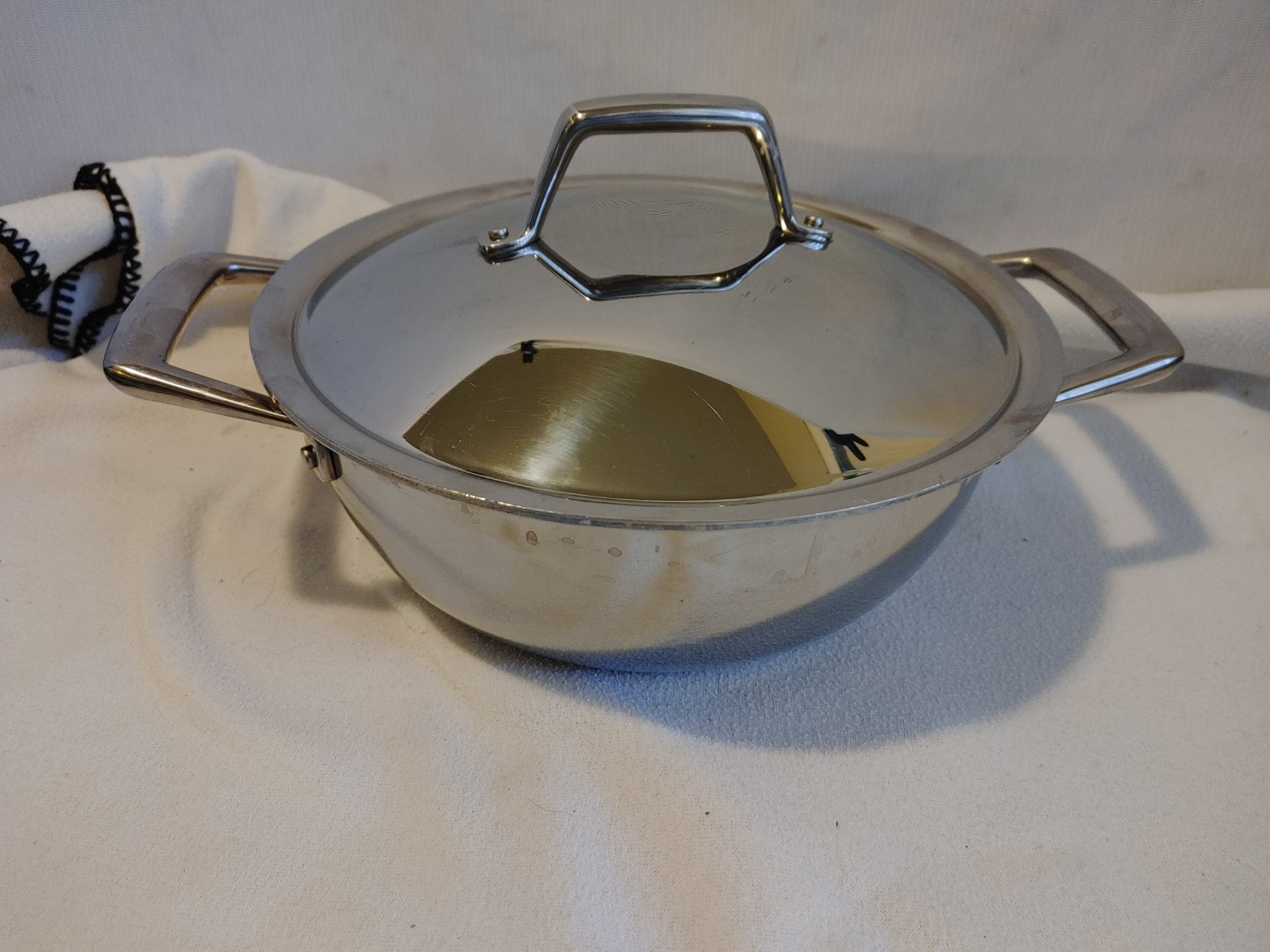 TRAMONTINA TRI PLY CLAD STAINLESS SAUCE PANS 2 QT NO LID & 4 QT SAUCIER W/ LID