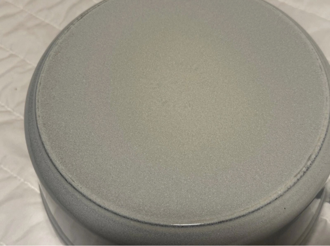 Staub Cast Iron 4 qt, Round, Dutch Oven, White Truffle.