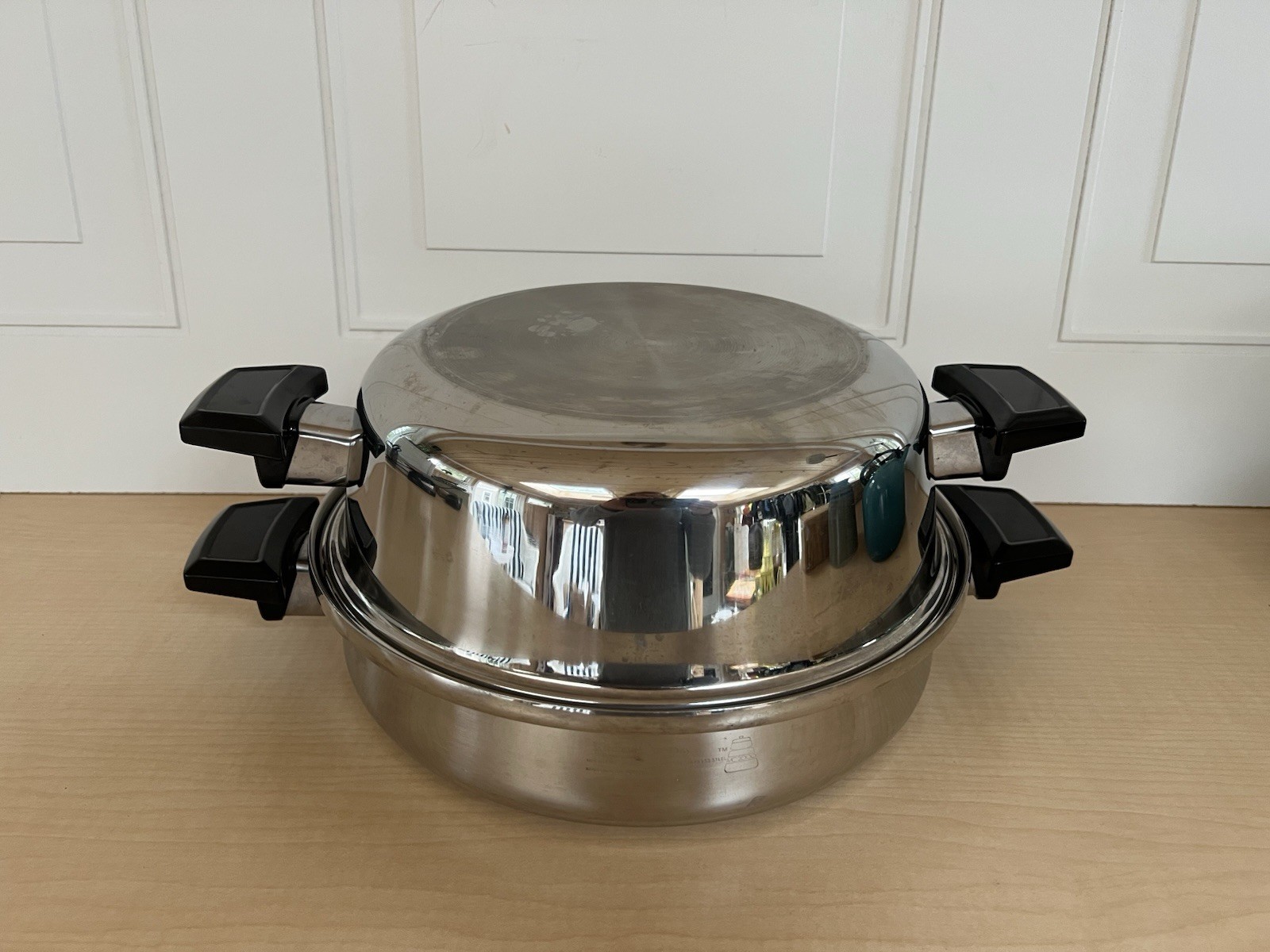 Vtg KITCHEN QUEEN T304 Multi Core 5 Ply Stainless Steel Large Domed Skillet/Pan