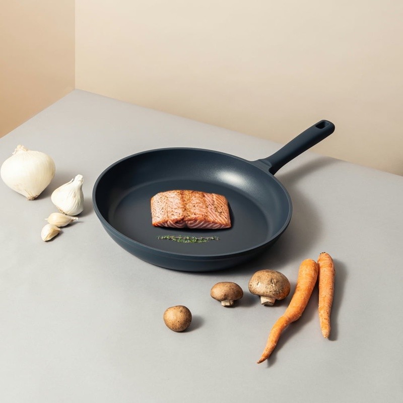 Non-Stick Fry Pan 12 Inch Diecast Cookware Oven Safe Heat Distribution