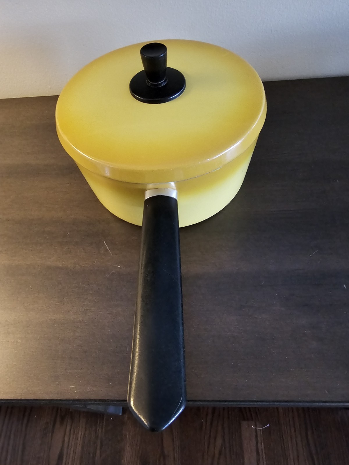 Kitchen Delight Harvest Gold 1-1/2 And 2 Quart Covered Sauce Pans