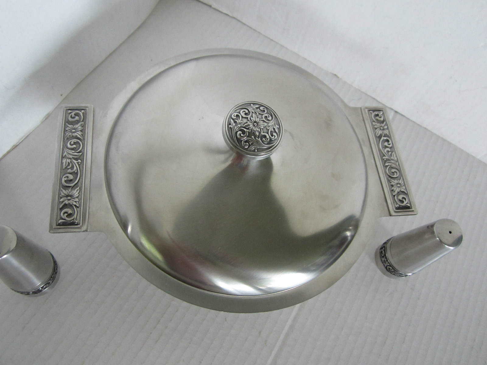 MCM International STAINLESS STEEL Casserole w/lid 2 Salt & Pepper shakers 1960’s