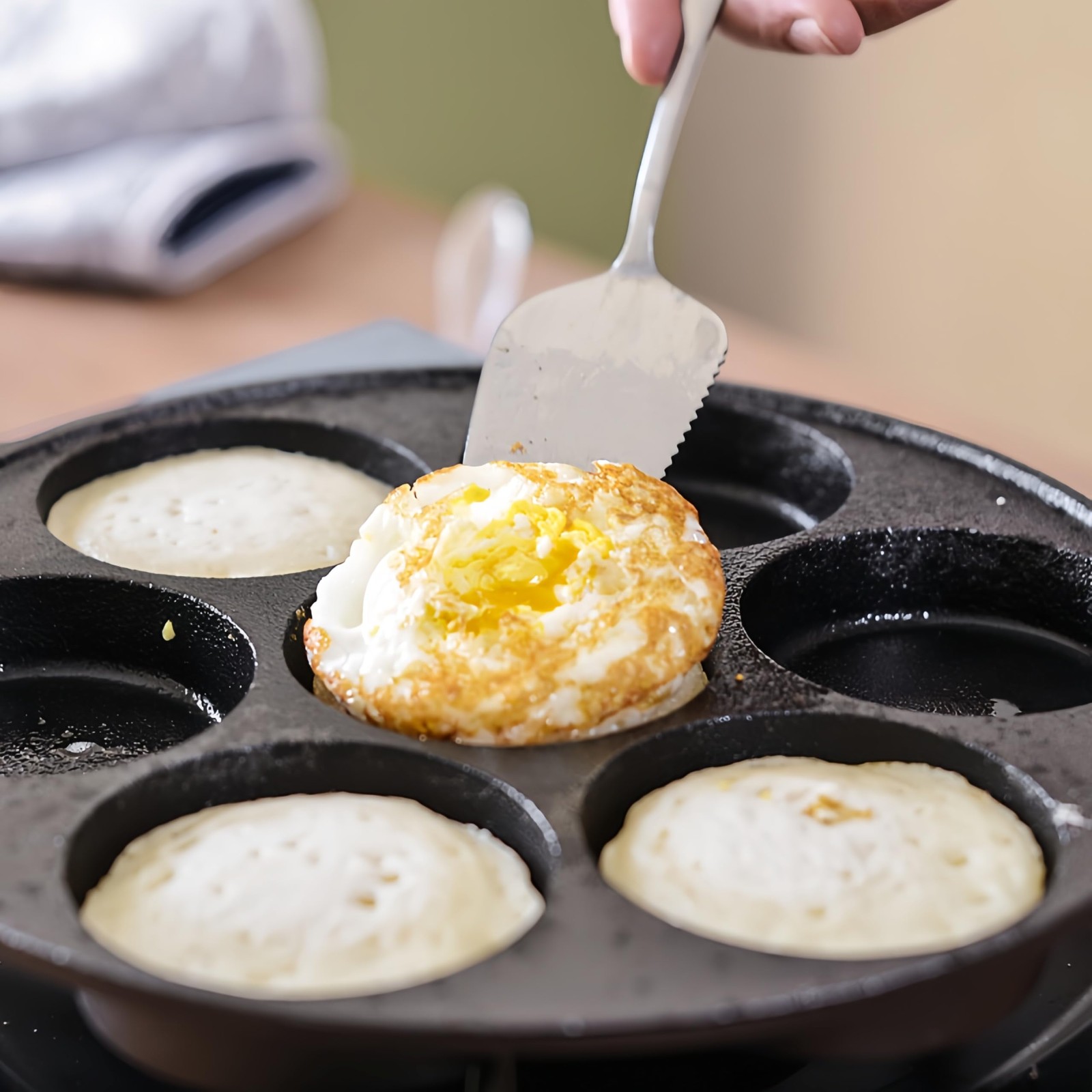 Cast Iron 7Cup Egg Pan Skillet 10 Inch Omelette Breakfast Fried Sandwiches