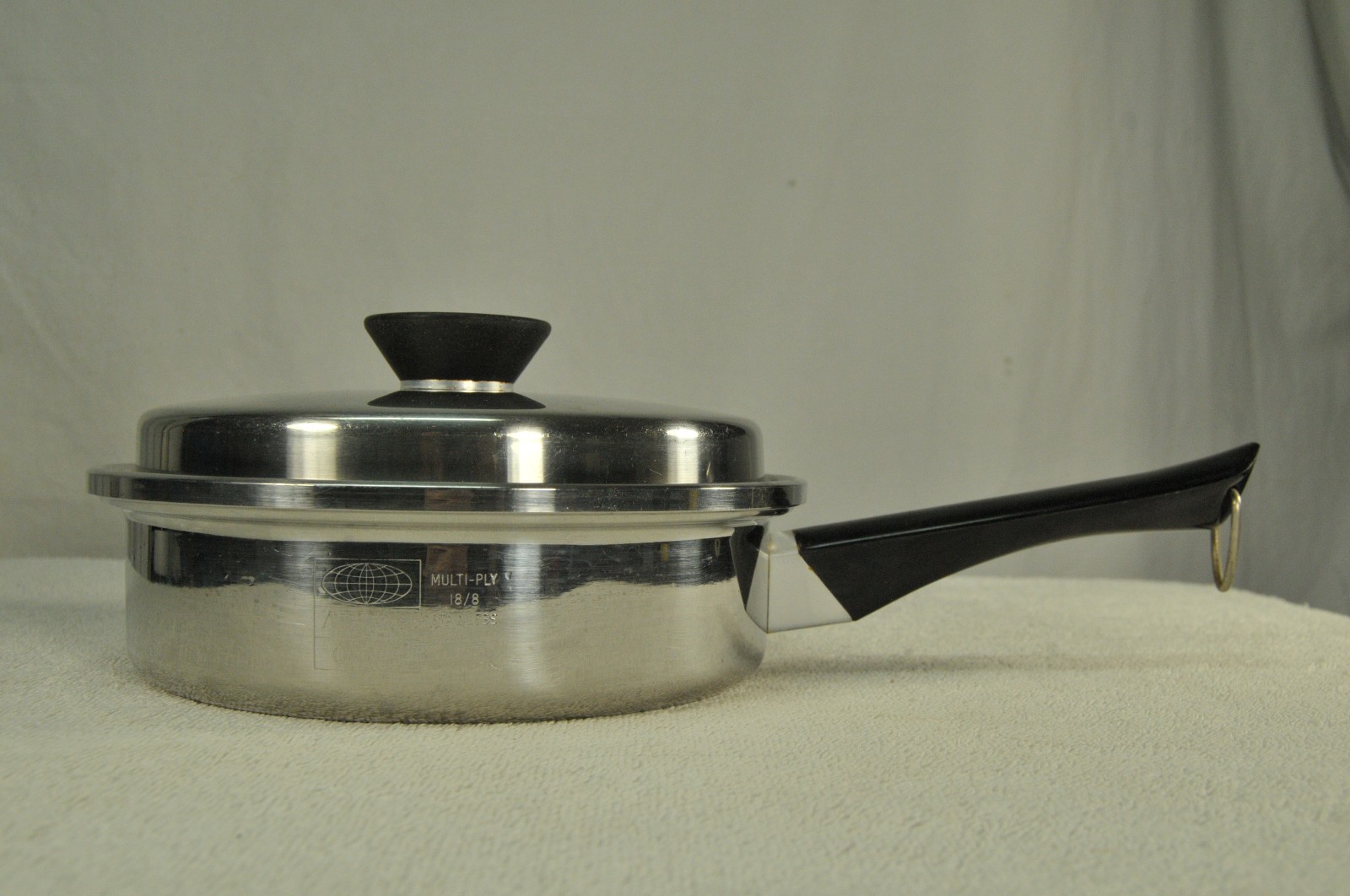 Amway Queen 1 1/2 quart Multiply 18/8 Stainless Steel Saucepan With Lid Made USA