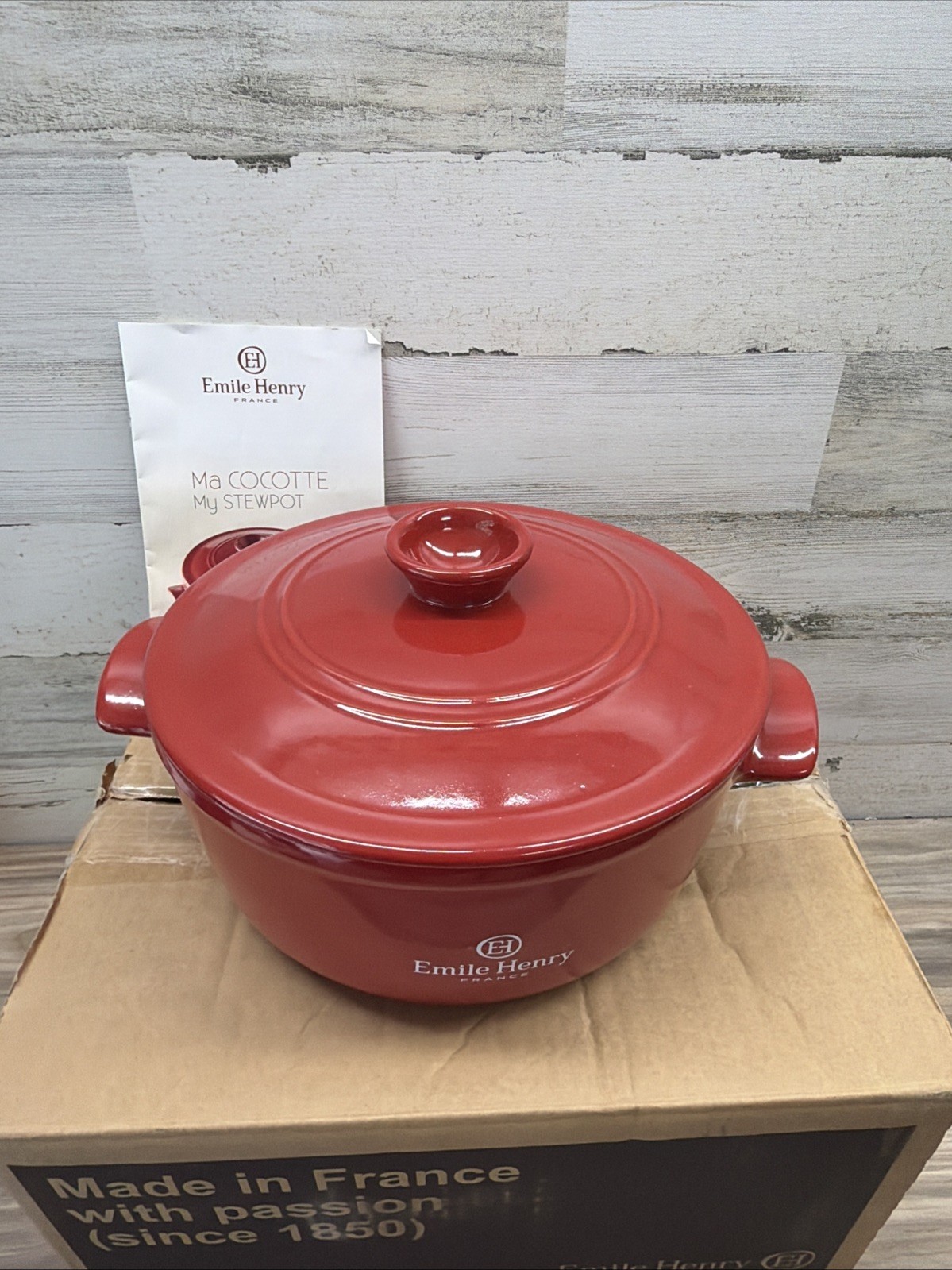 Emile Henry Flame Ceramic 4.2 qt Cocotte Stew Pot Round Dutch Oven Baker Red New