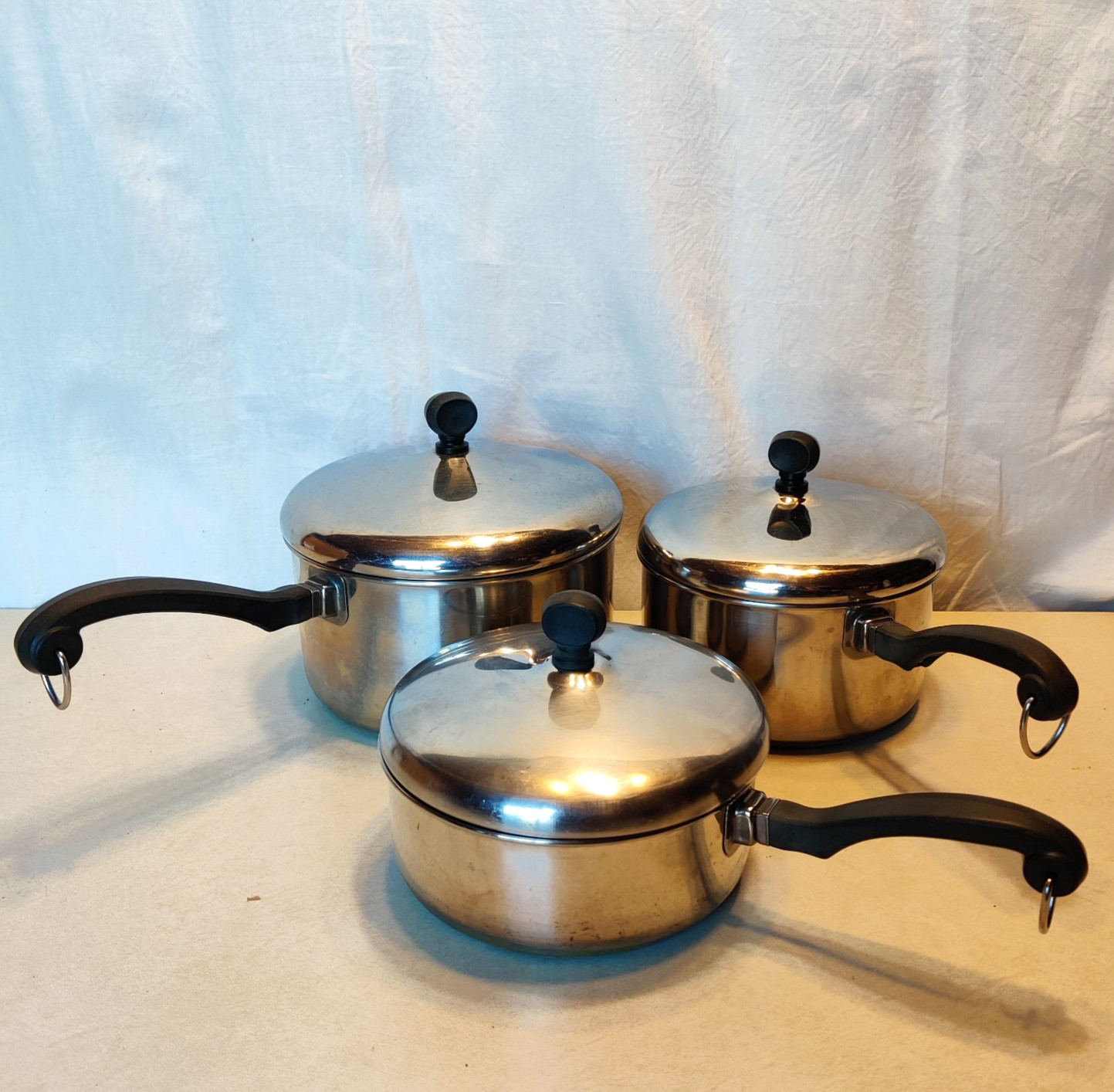 Lot of 3 Farberware Pots 3 Qt, 2 Qt, 1 1/2 Qt w/ Lids, Sauce Pan Stainless Steel