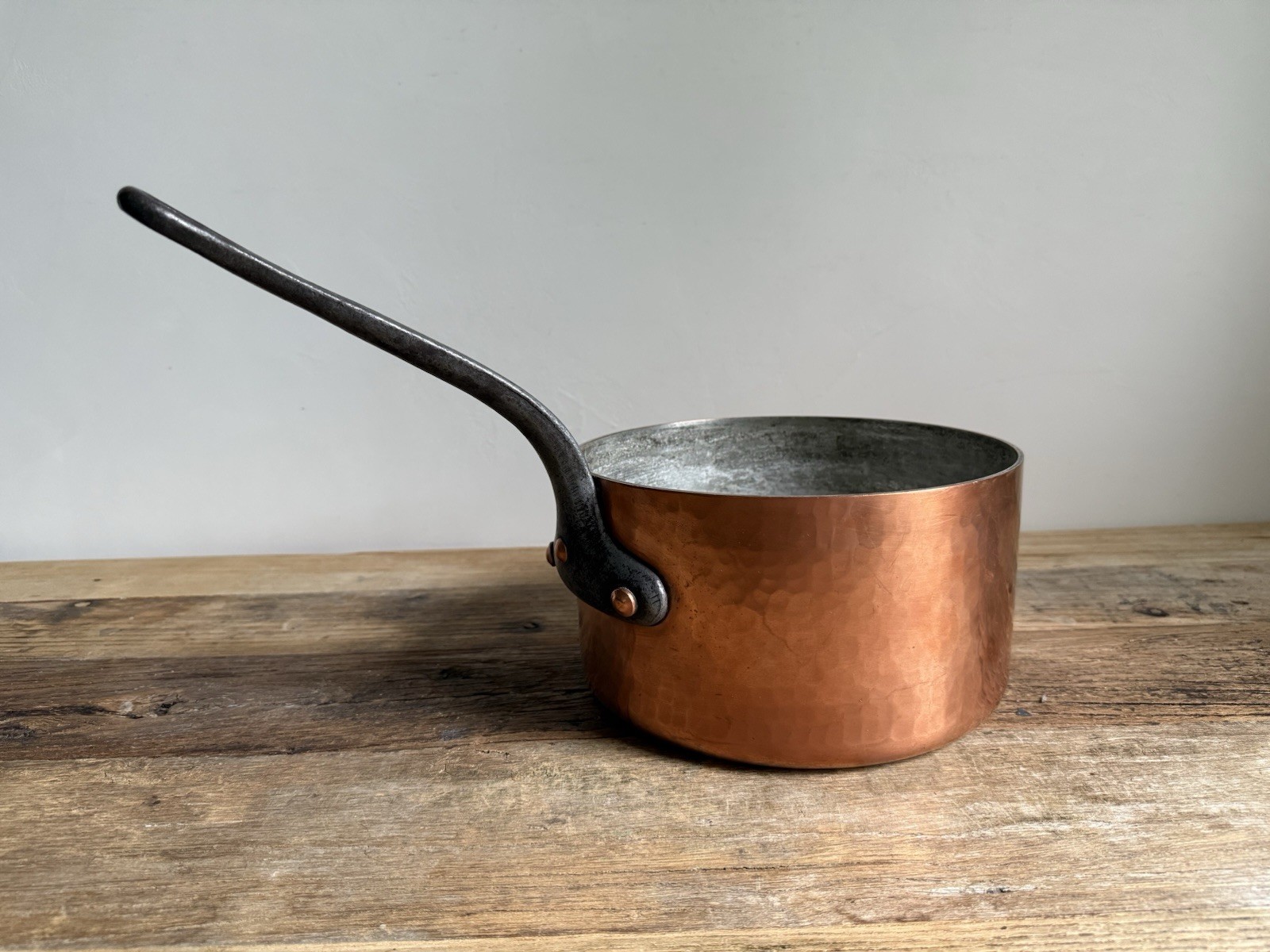 Thick Hammered Copper Pan Made in France – 22cm – 2.8mm