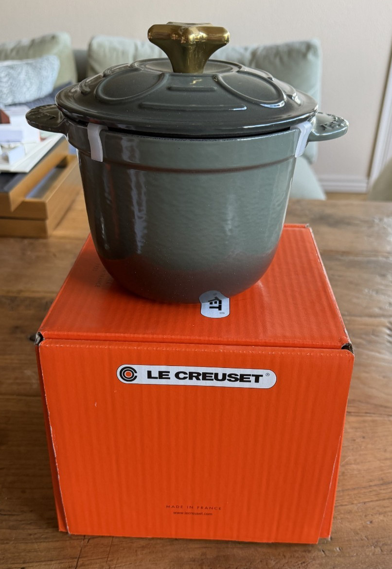 Le Creuset Disney Fantasia Cocotte Every Rice Pot 18 cm Thyme Star Gold Knob NEW