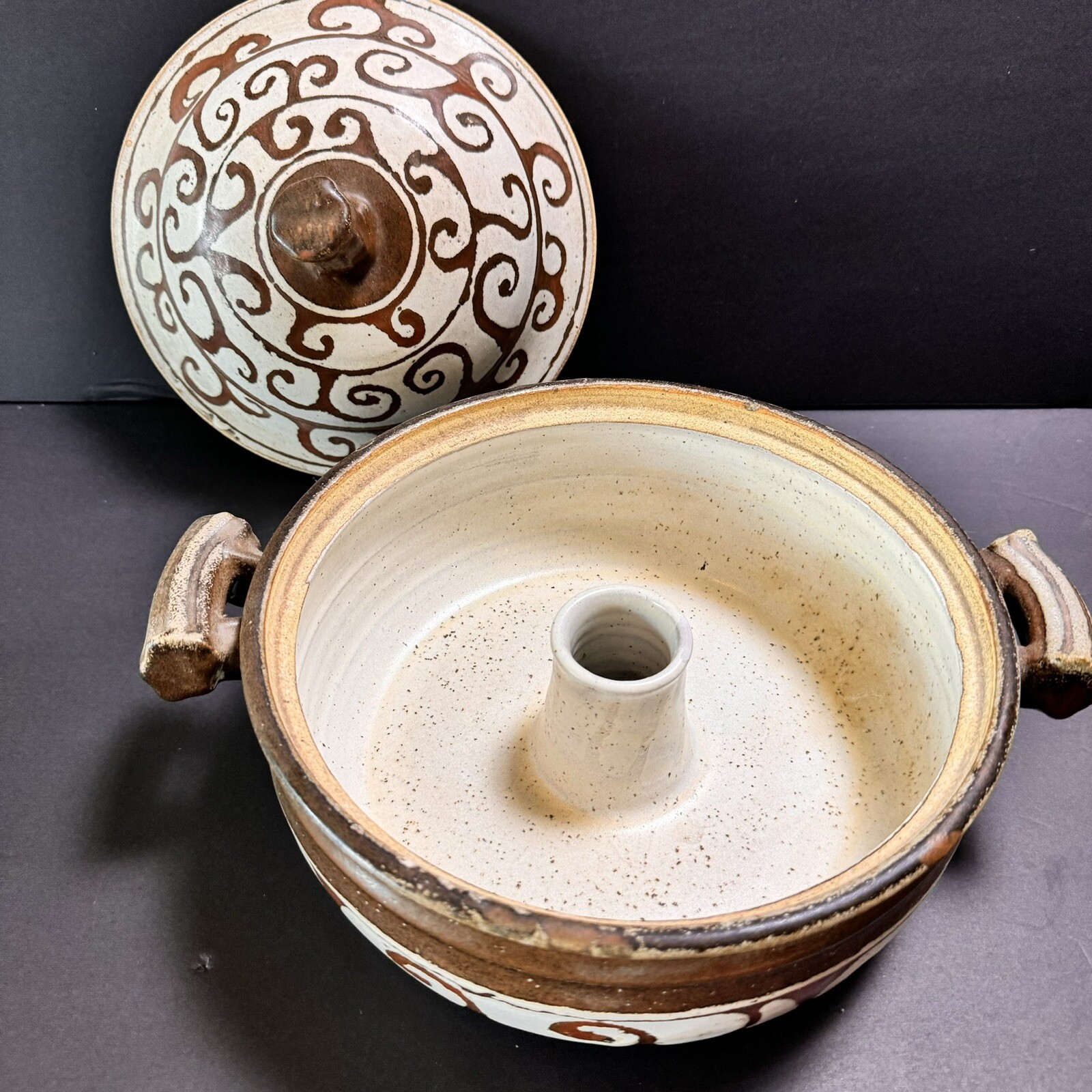 Vtg Stoneware Earthenware Clay Steam Baking Dish Brown Signed Studio Pottery