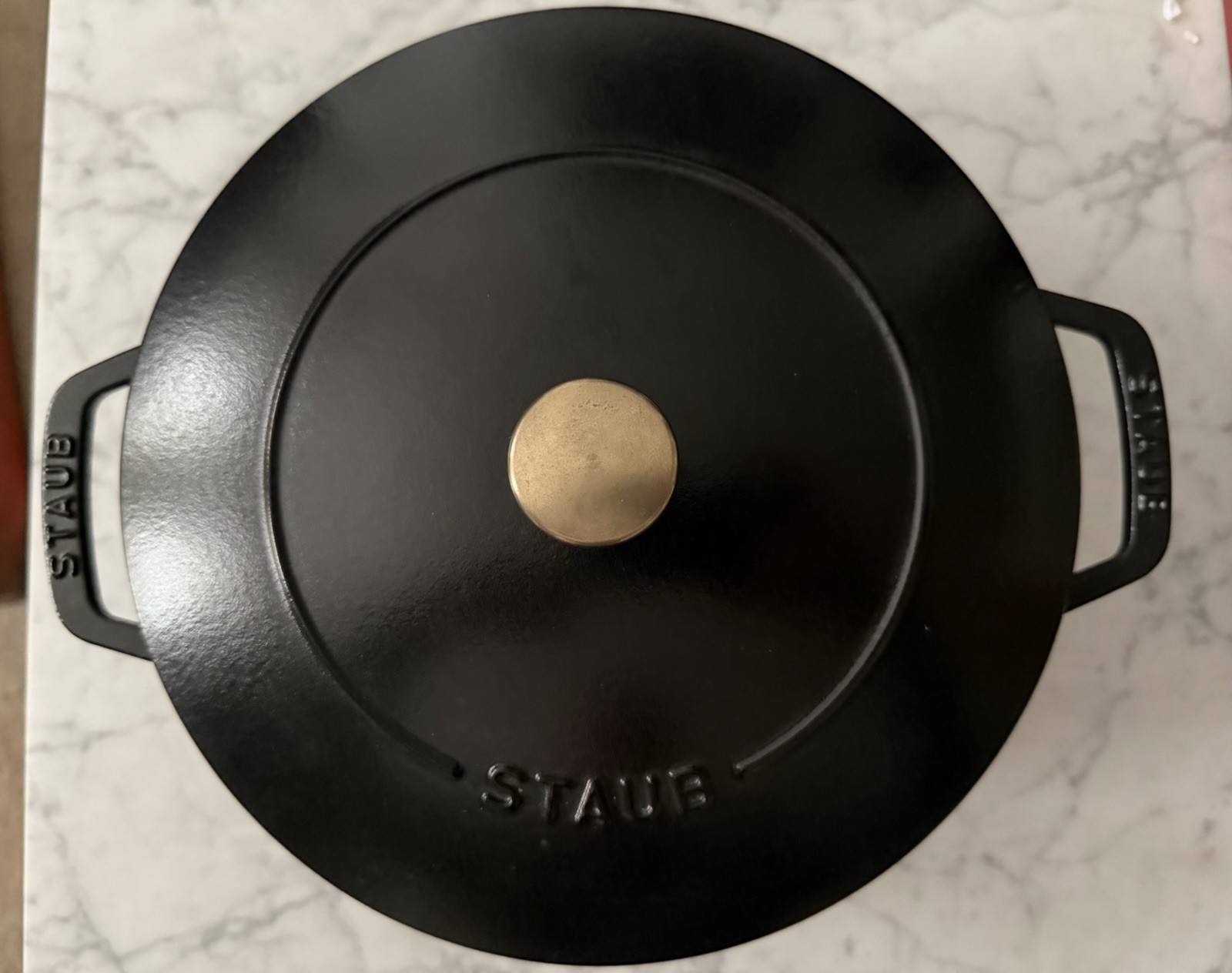 Staub ® Matte Black Cast Iron 5-Qt. Essential French Oven. New Open Box Pan