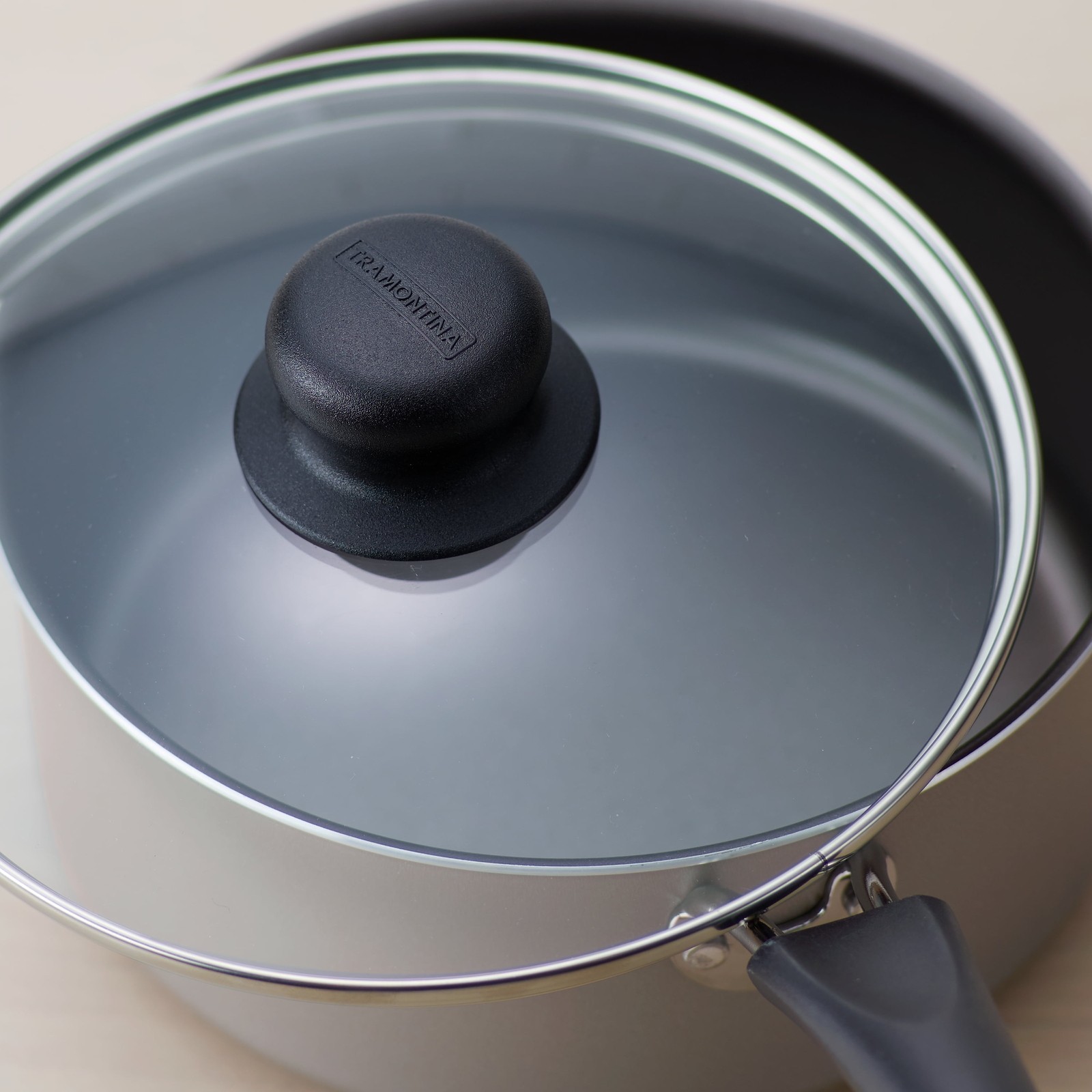 2 Quart Champagne Non-Stick Covered Saucepan Dining Kitchen Sauce Pan Sturdy New