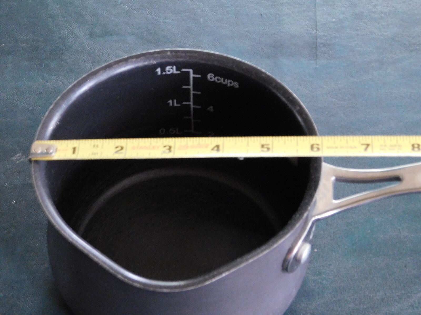 Cuisinart Contour Hard Anodized Pour Saucepan with Cover 1.5qt pre-owned in VGC