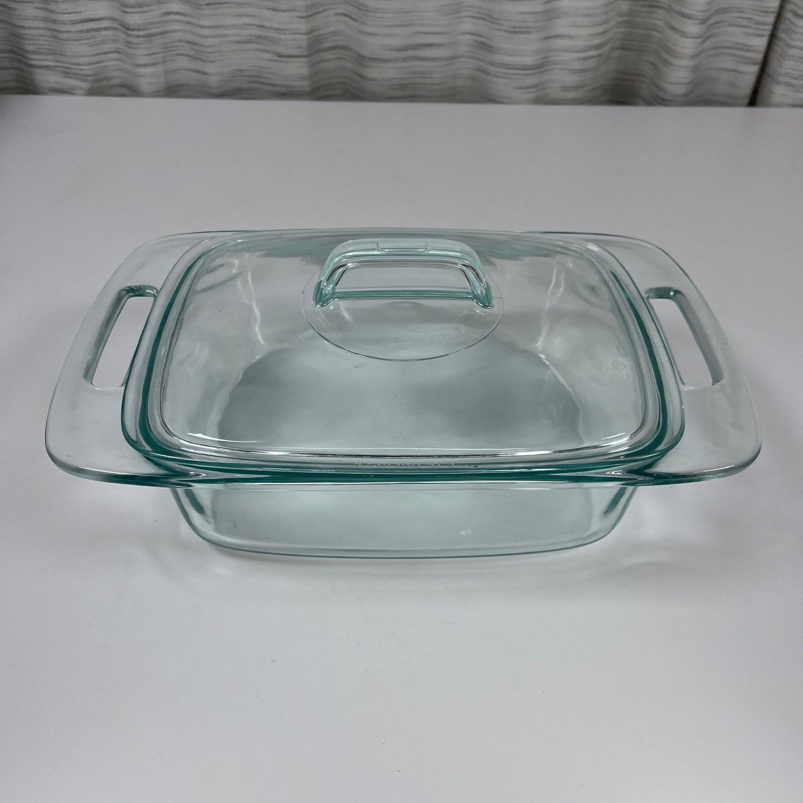 Pyrex 2 Quart Clear Glass Casserole Dish with Lid Rectangular Baker 1.9L USA