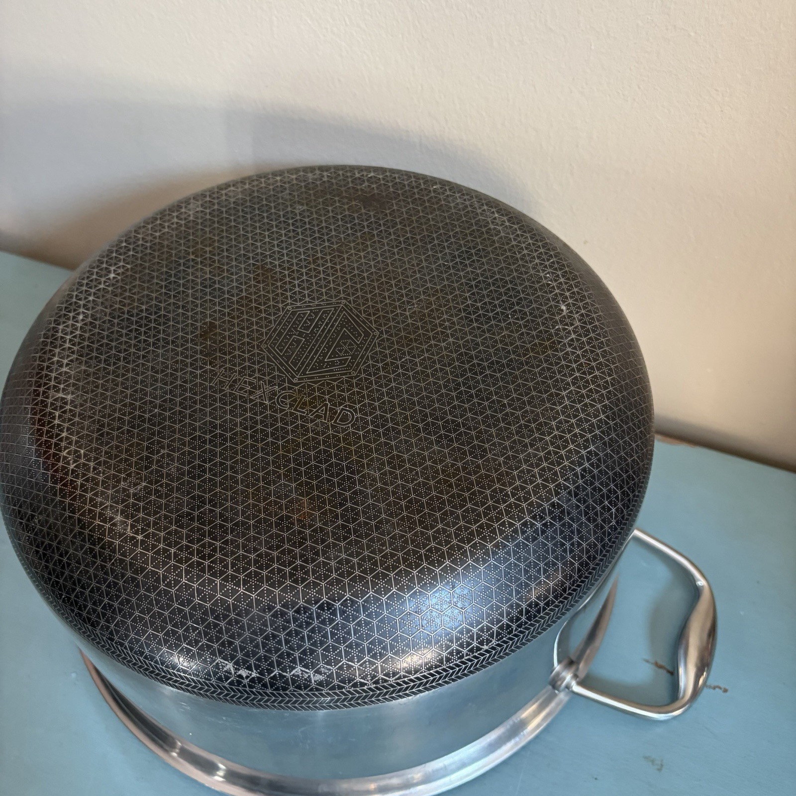 Hexclad 8 Quart Stock Pot 8 QT Pan Nonstick With Lid – Used B7