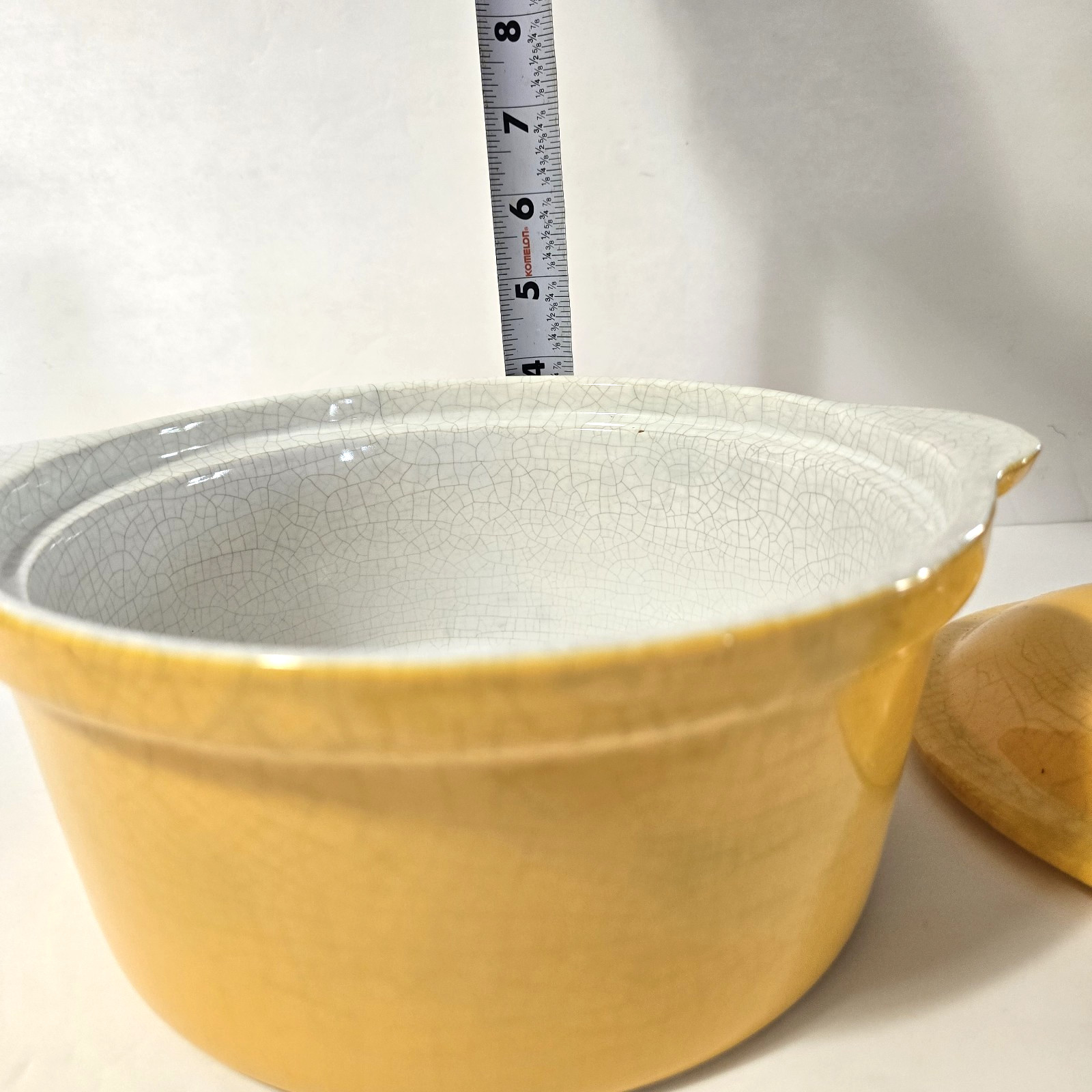BryLaneHome Kitchen 2‑Qt Stoneware Casserole Dish With Lid Yellow Crackle Finish