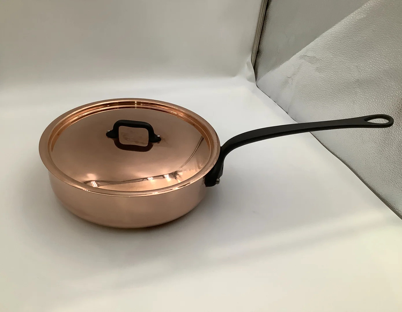 Mauviel M’Heritage 150 CI Polished Copper & Stainless Steel Saute pan. 9,45 In.