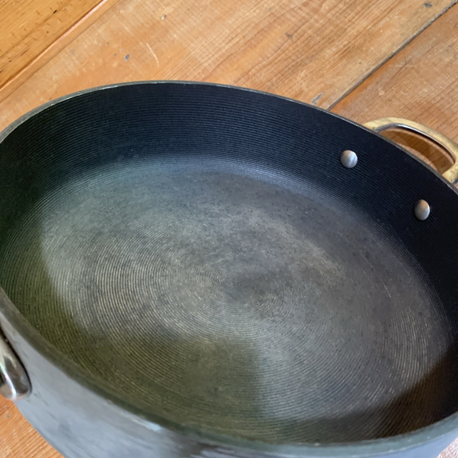 CIRCULON Commercial 12″ Non Stick Saute Pan 6 Qt 5.7 L Meyer Hong Kong HCBA496