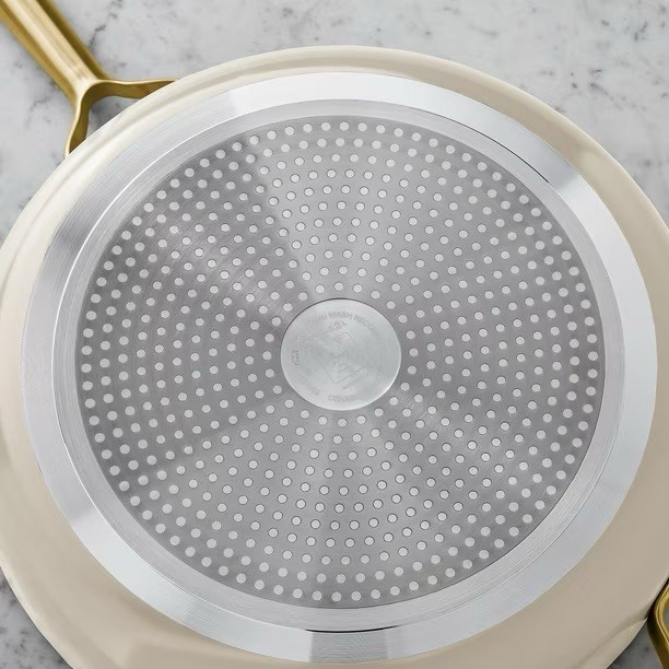 Member’s Mark 5.5-Quart Ceramic Jumbo Cooker COLOR: Cream