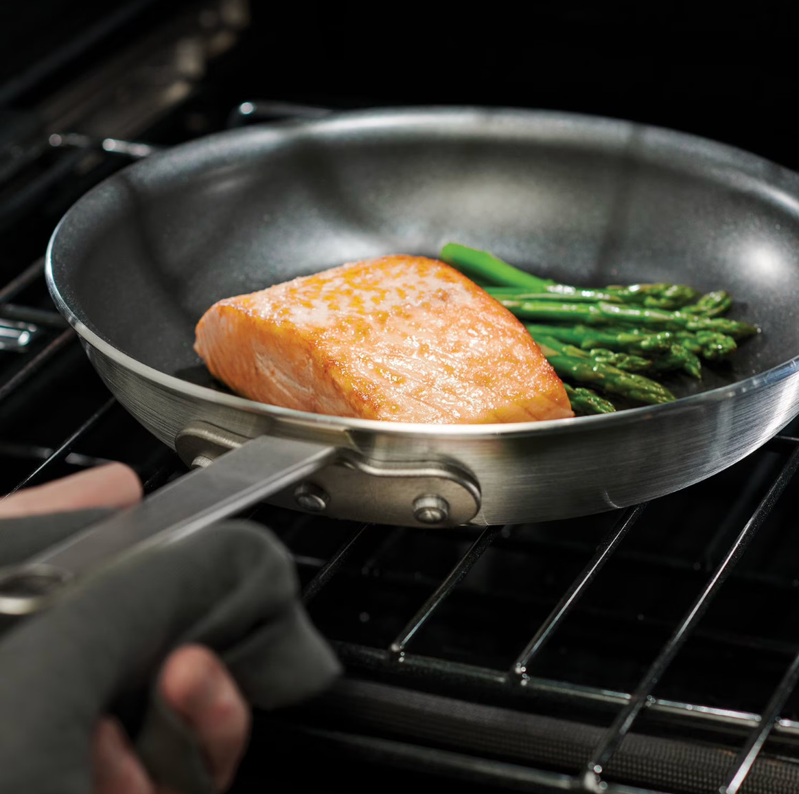 Member’s Mark 10 Inch Aluminum Nonstick Fry Pan Restaurant Grade Skillet