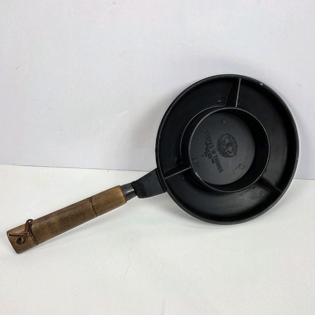 Nordic Ware Crepes N Things Vintage Crepe Pan Wooden Handle Made in USA Black
