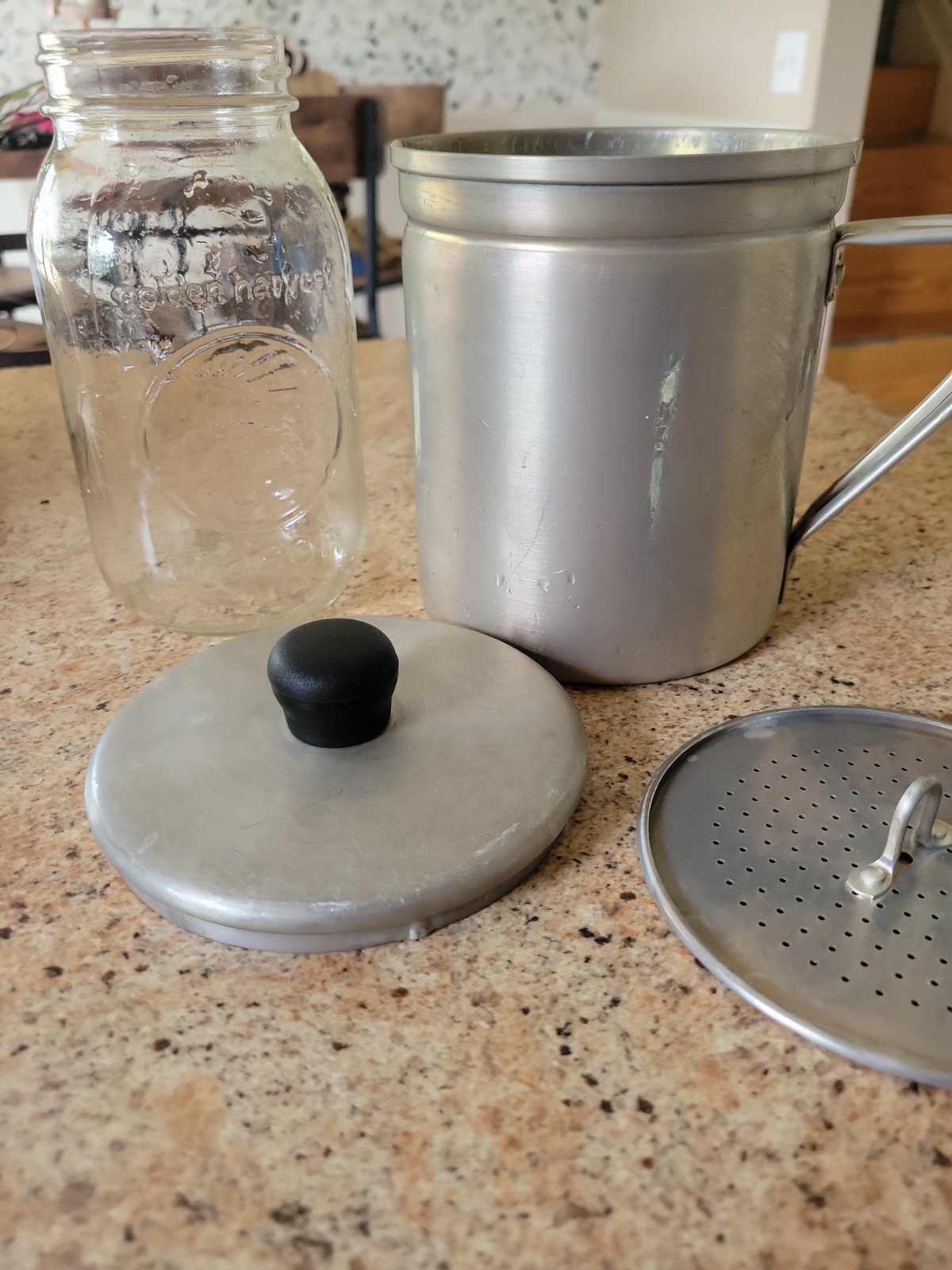 IMUSA 1 &3/4 Quart Aluminum Grease Dispenser 3 Piece Holds Almost 2 Quarts