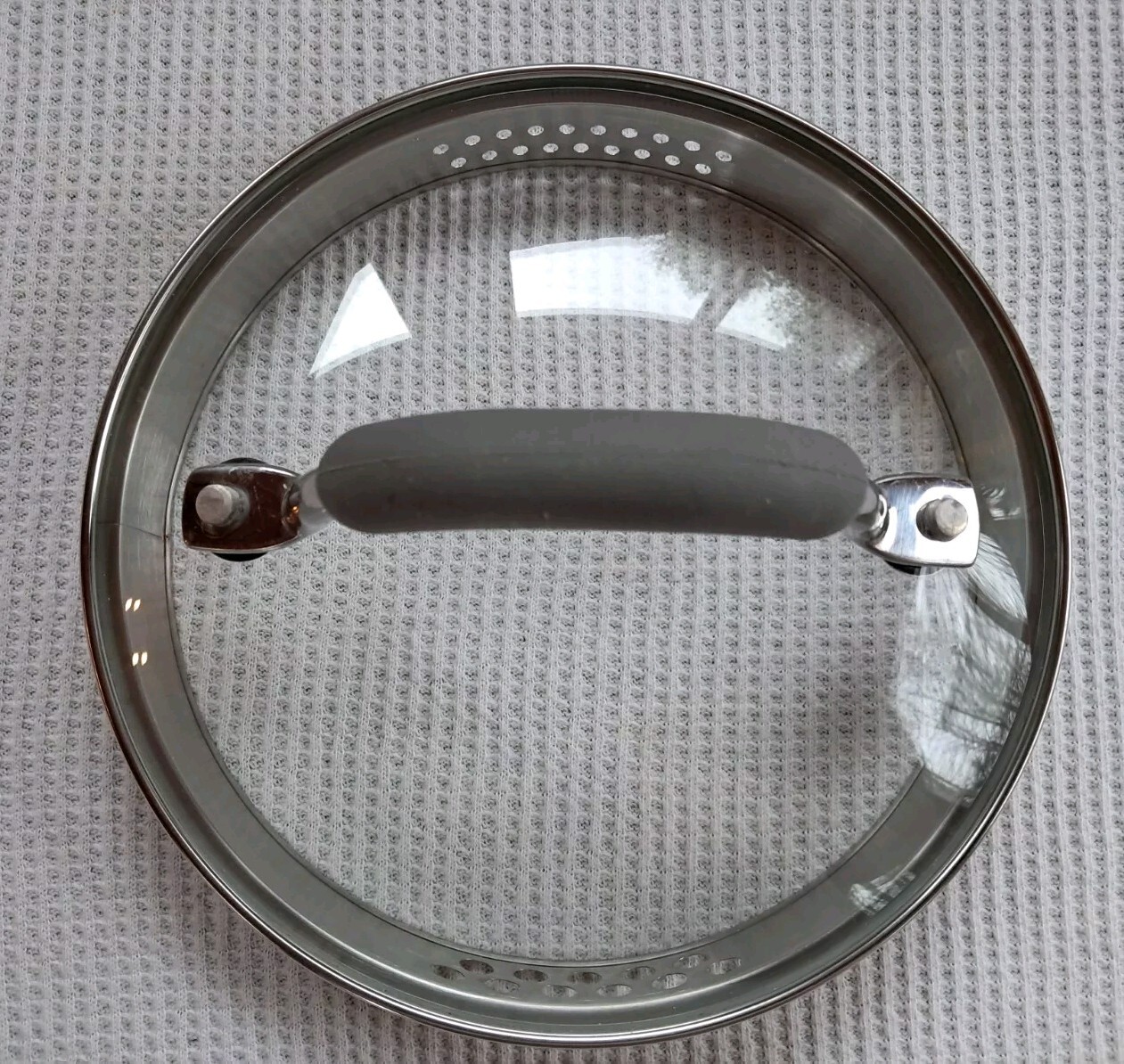 GLASS POT LID STRAINER 6 3/4″Outer – 6″ Inner Gray Silicone Grip Handle