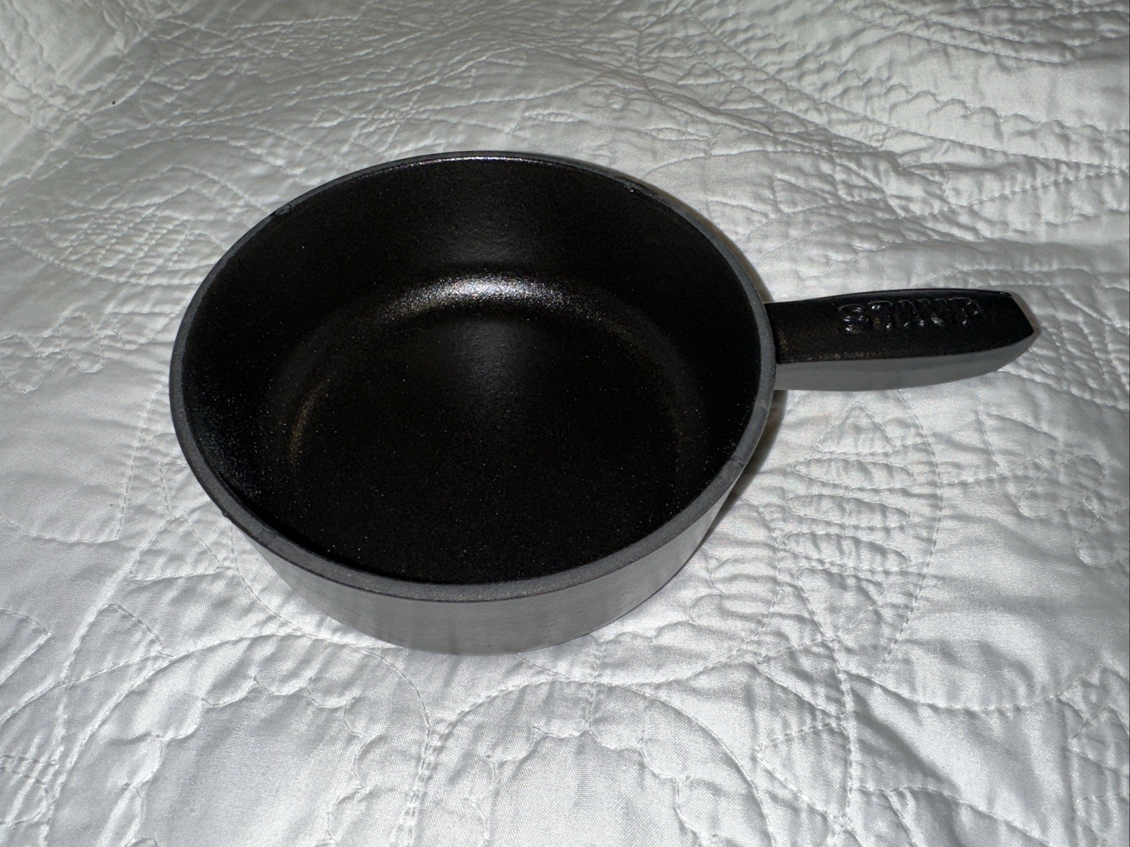 NIB Staub Cast Iron 0.35L/12oz 12cm/4-3/4” Mini Cheese Fondue Pot Matte Black