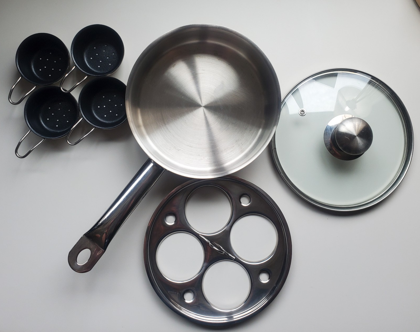 Demeyere Resto 4-Cup Stainless Steel Ceramic Non-Stick Egg Poacher Set