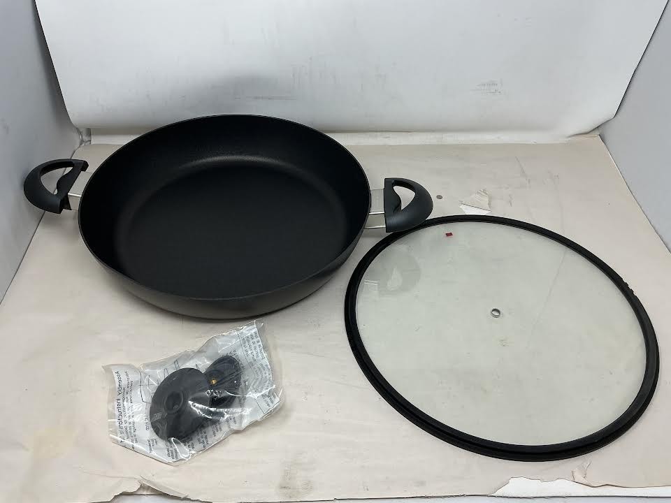 Scanpan IQ 12-1/2-Inch Covered Chef Pan