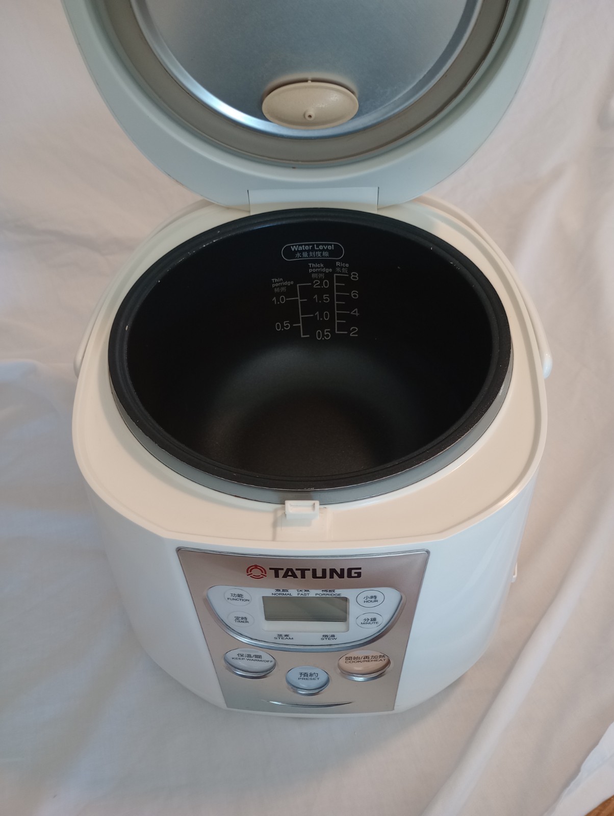 TATUNG RICE COOKER Steamer 8 Cups Servings Microcomputer TRC-8FZ 1.5 Liter Good