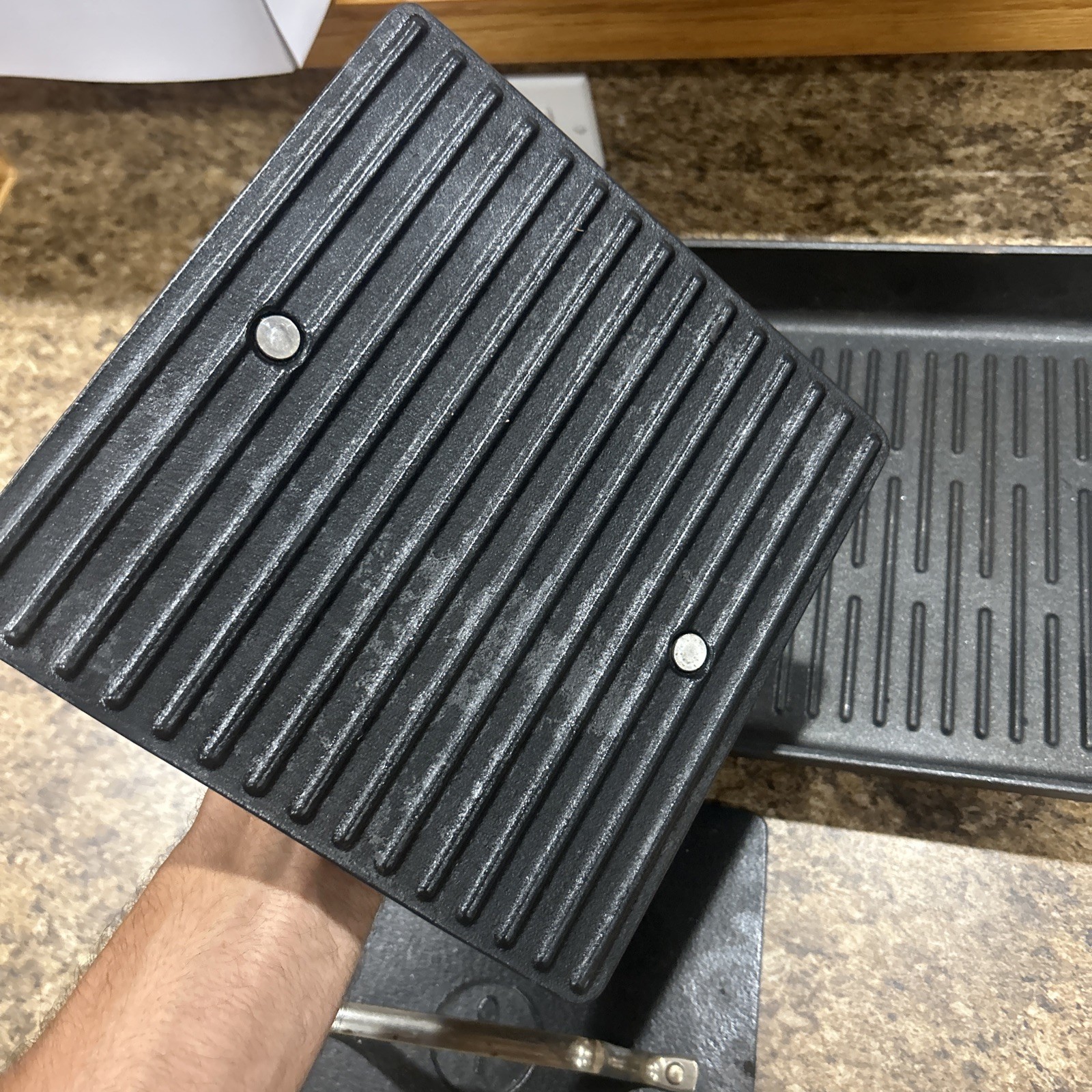 Pampered Chef Nonstick Double Burner Grill with 2 Cast Iron Presses