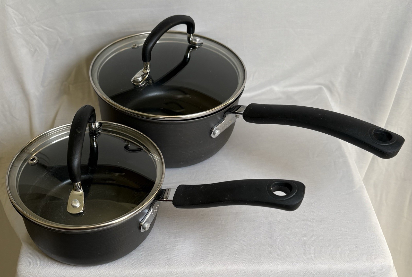 T-Fal Saucepans w/Glass Lids Two-6”& 8” Anodized Nonstick Techno Resist Base