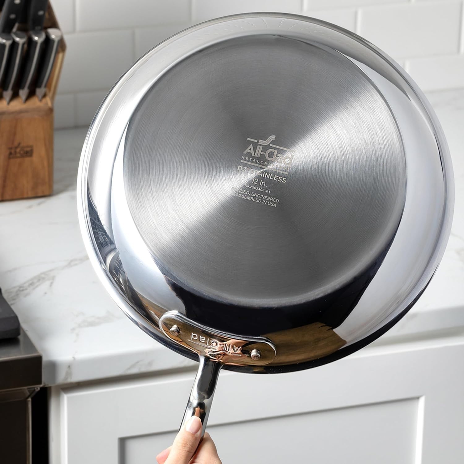 Stainless Steel Saucepan for Even Heat Distribution