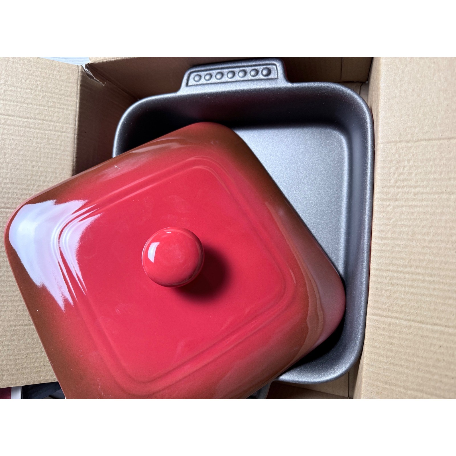 Parini Cookware Square Baker Non-Stick Ceramic Baking Dish with Lid Red Ombre