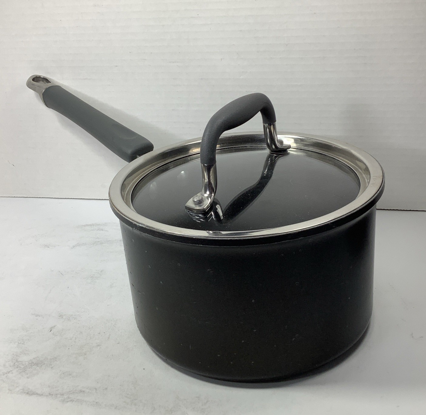 The Pampered Chef 3 Quart Hard-Anodized Non-Stick Sauce Pan With Lid