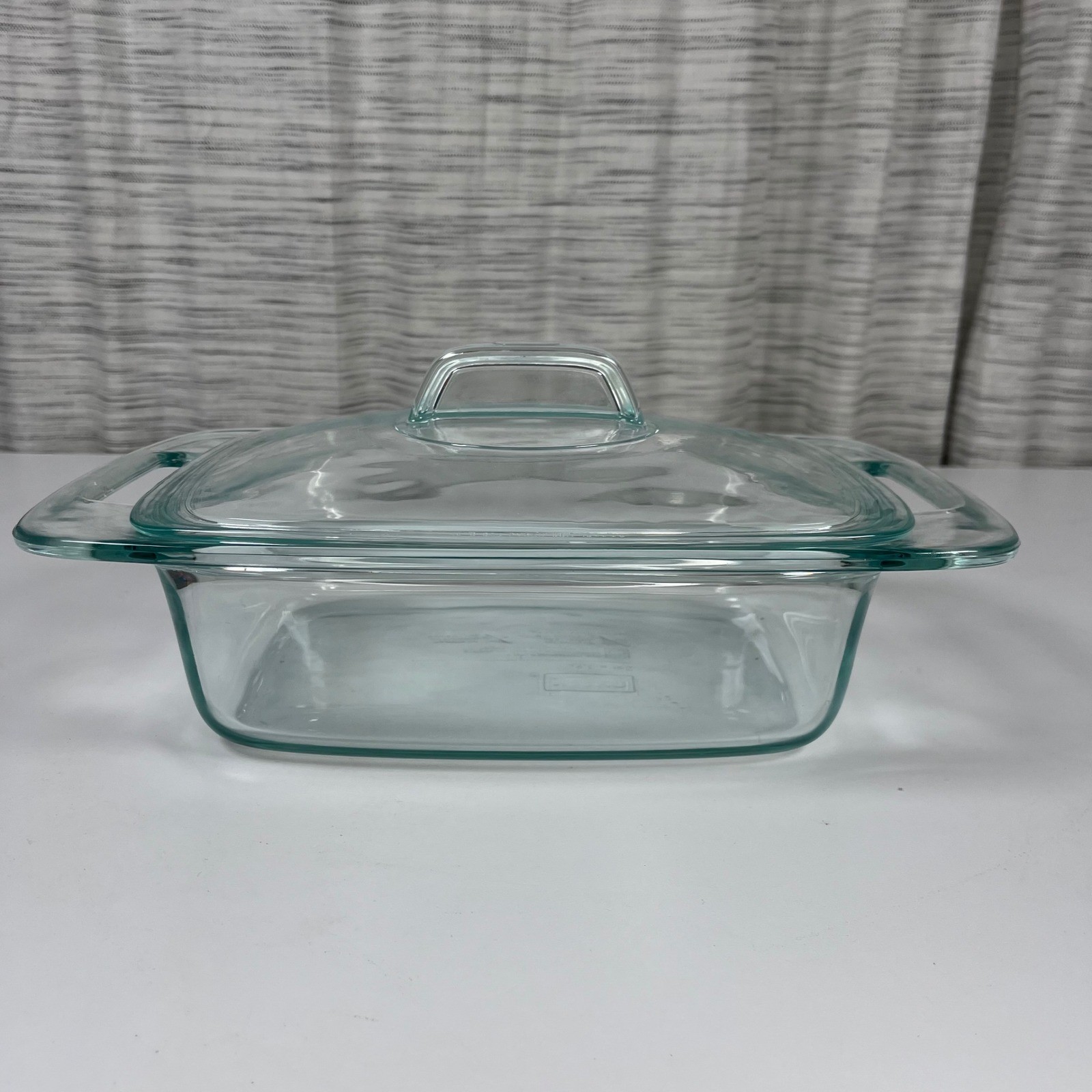 Pyrex 2 Quart Clear Glass Casserole Dish with Lid Rectangular Baker 1.9L USA