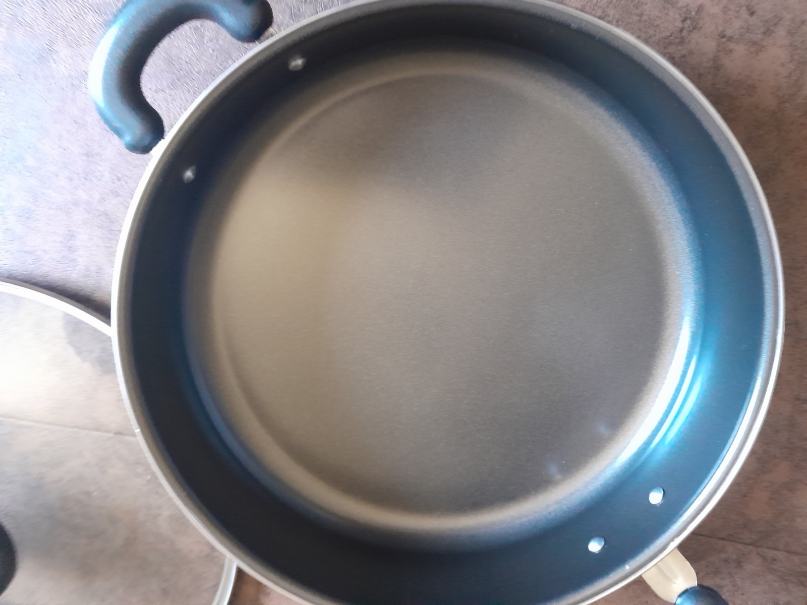 BASIC ESSENTIALS NEW SAUTE FRY PAN W/ LID STAINLESS NON-STICK W/GLASS LID