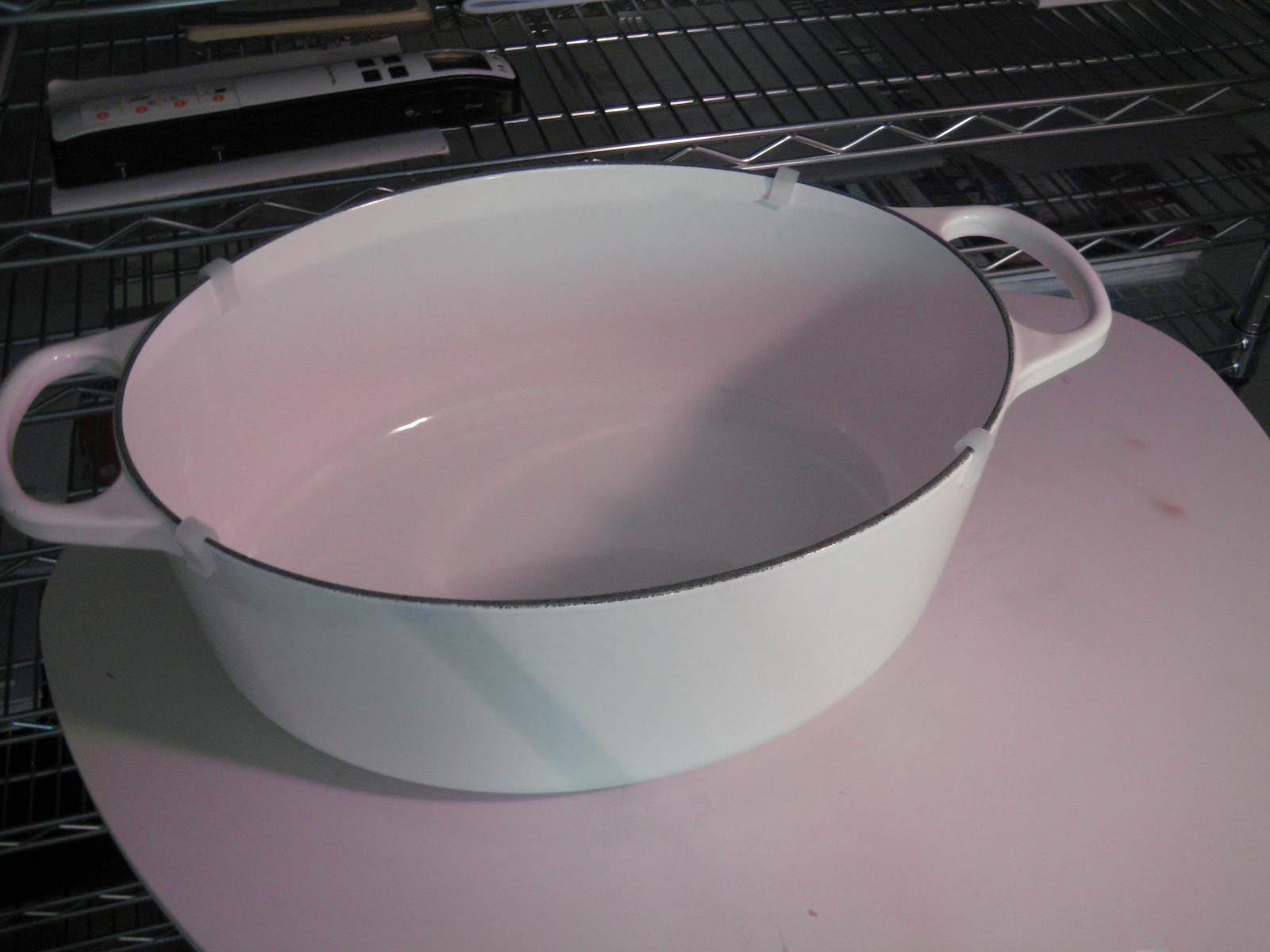 Le Creuset Signature Oval enamel cast iron with lid 8 qt White