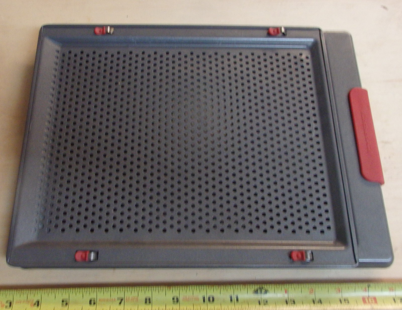 KitchenAid French Fry Flipper Crisper Pan w/ Red Silicone Handle 2007