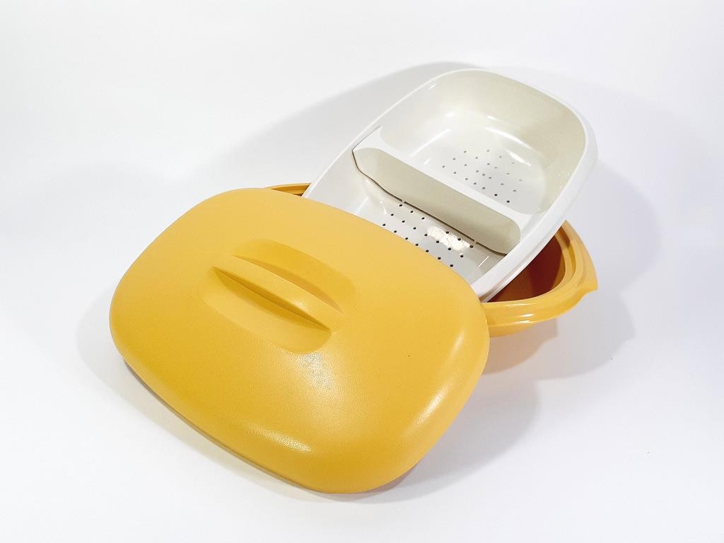 Vintage TUPPERWARE Harvest Gold Retro Microwave Vegetable & Rice Steamer Server