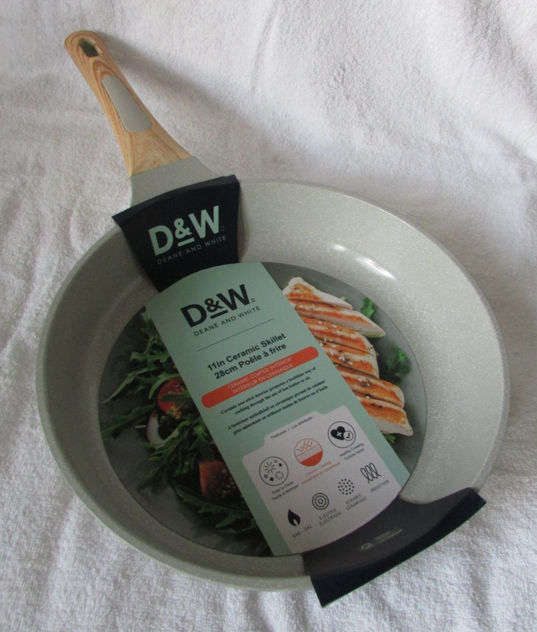 D&W Kitchen Cookware Deane & White Ceramic Coated Non Stick 11 inch Skillet, New