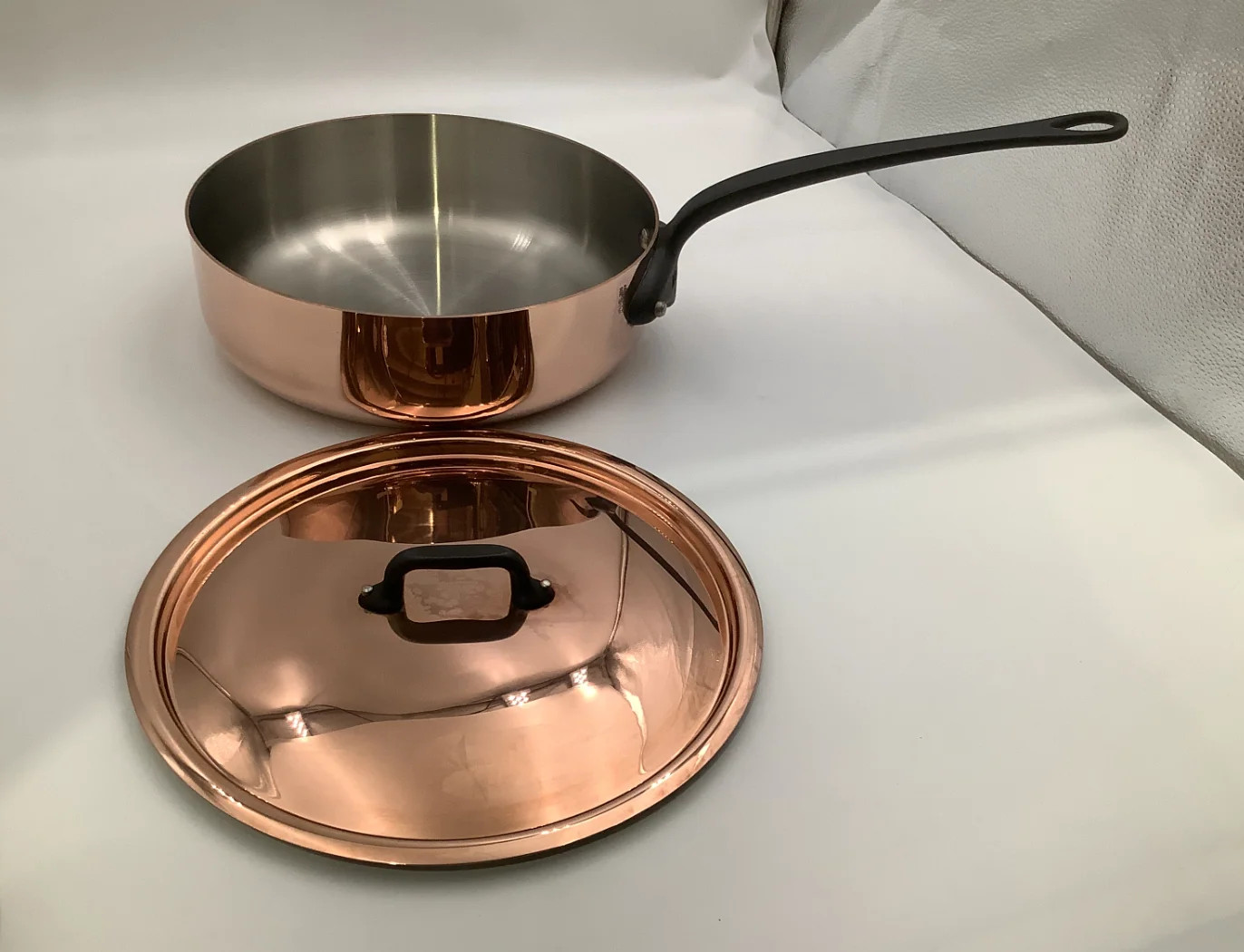 Mauviel M’Heritage 150 CI Polished Copper & Stainless Steel Saute pan. 9,45 In.