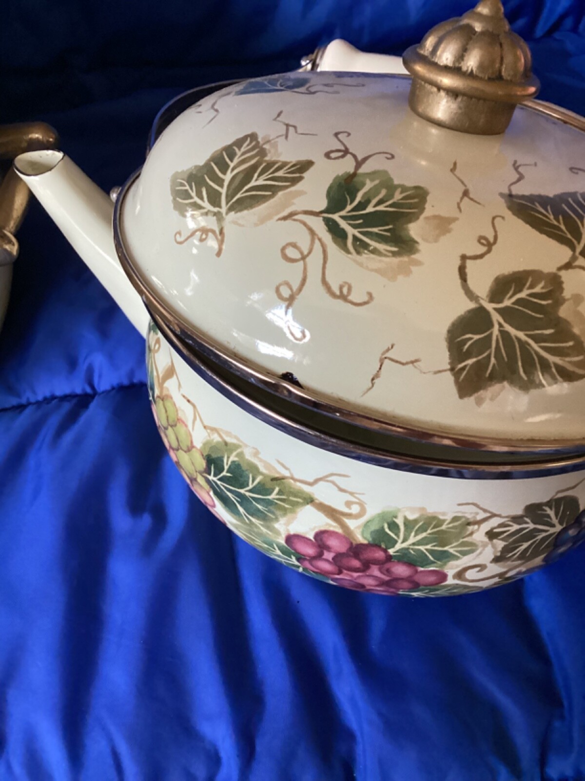 Tabletops Unlimited Vitroceramic Stock Pot and Tea Kettle – Pre-owned