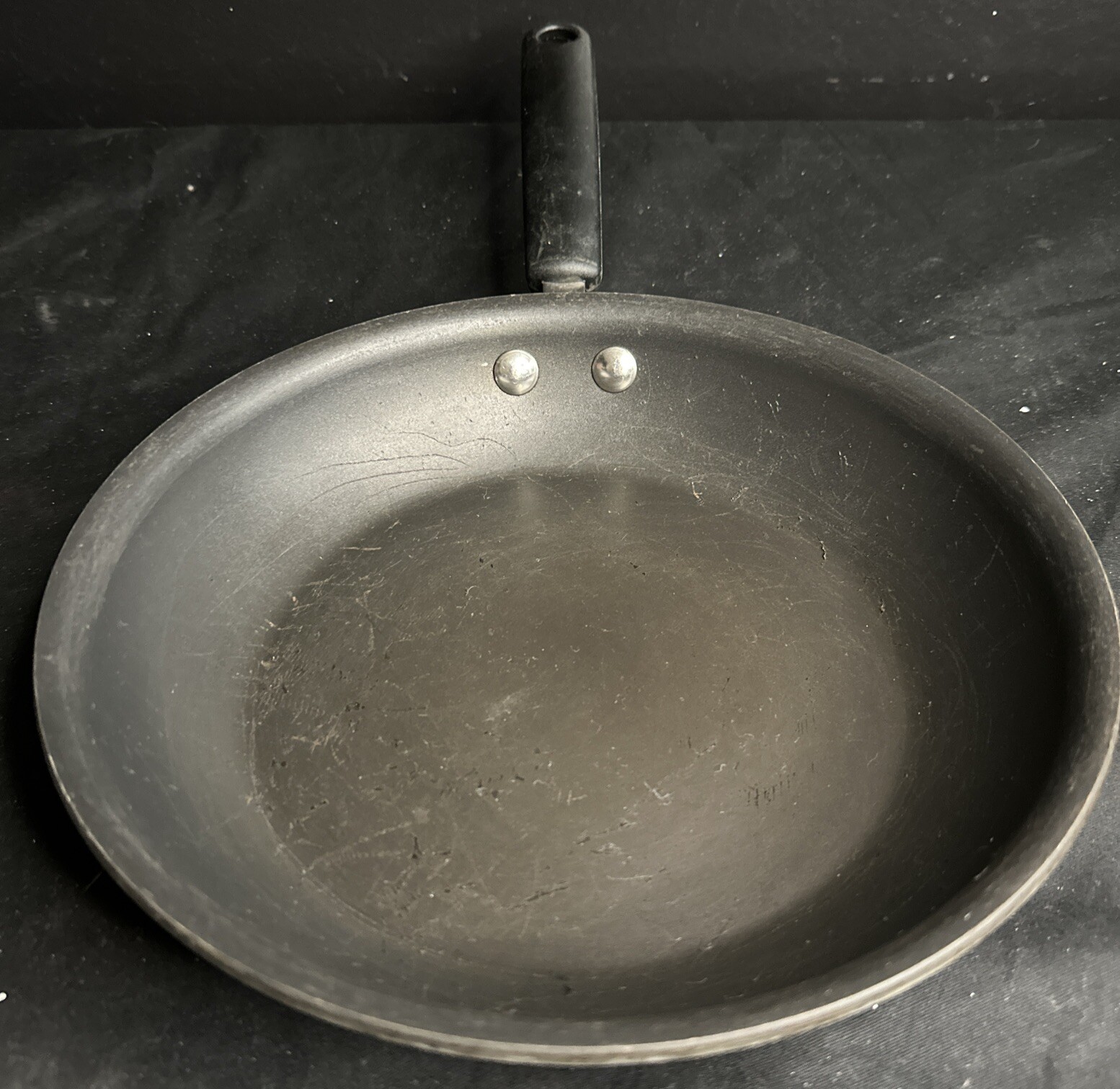 The Pampered Chef Hard-Anodized Nonstick 10″ Pan Skillet T Q00
