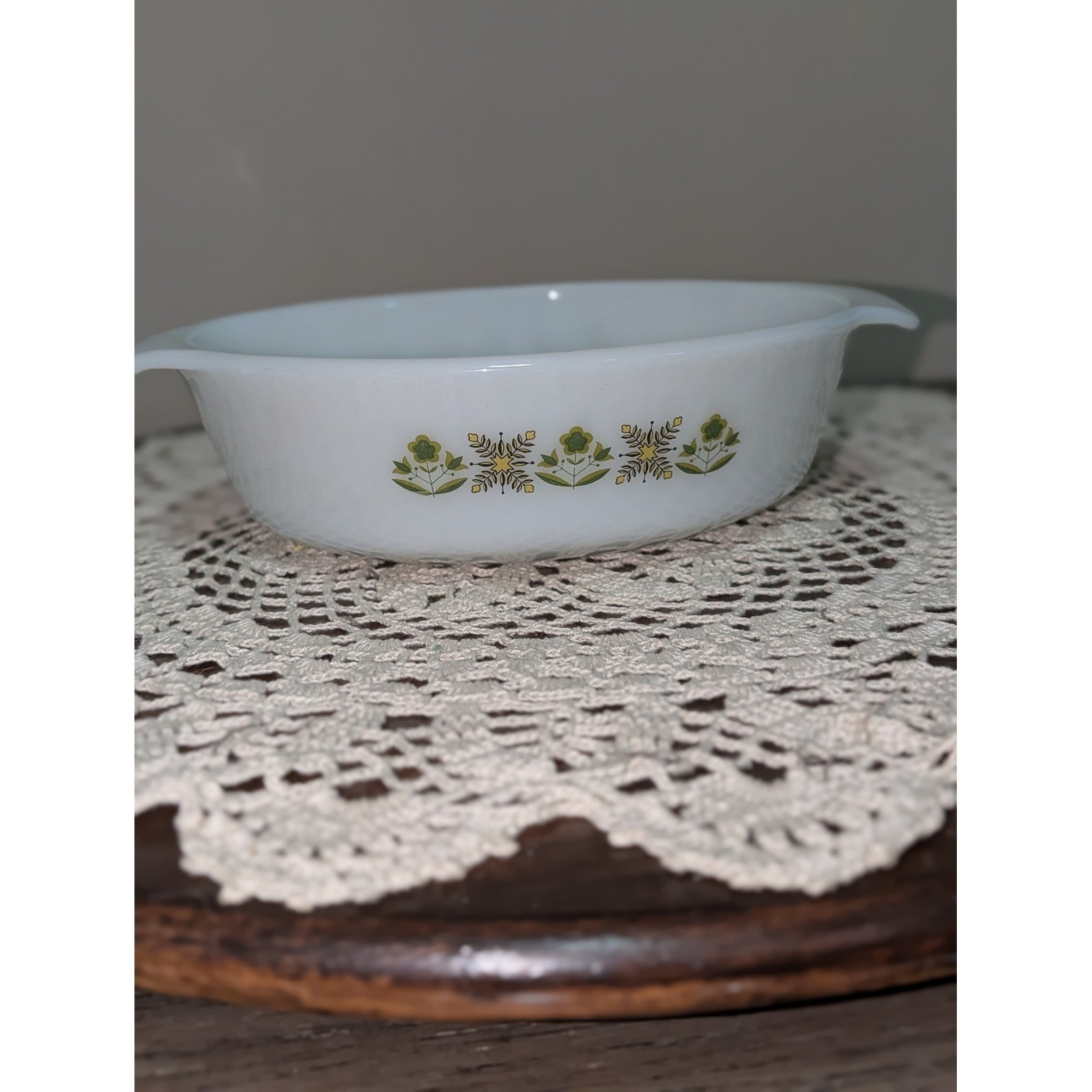 Vintage Anchor Hocking Fire-King Casserole Dish 1.5 QT green Meadows Floral