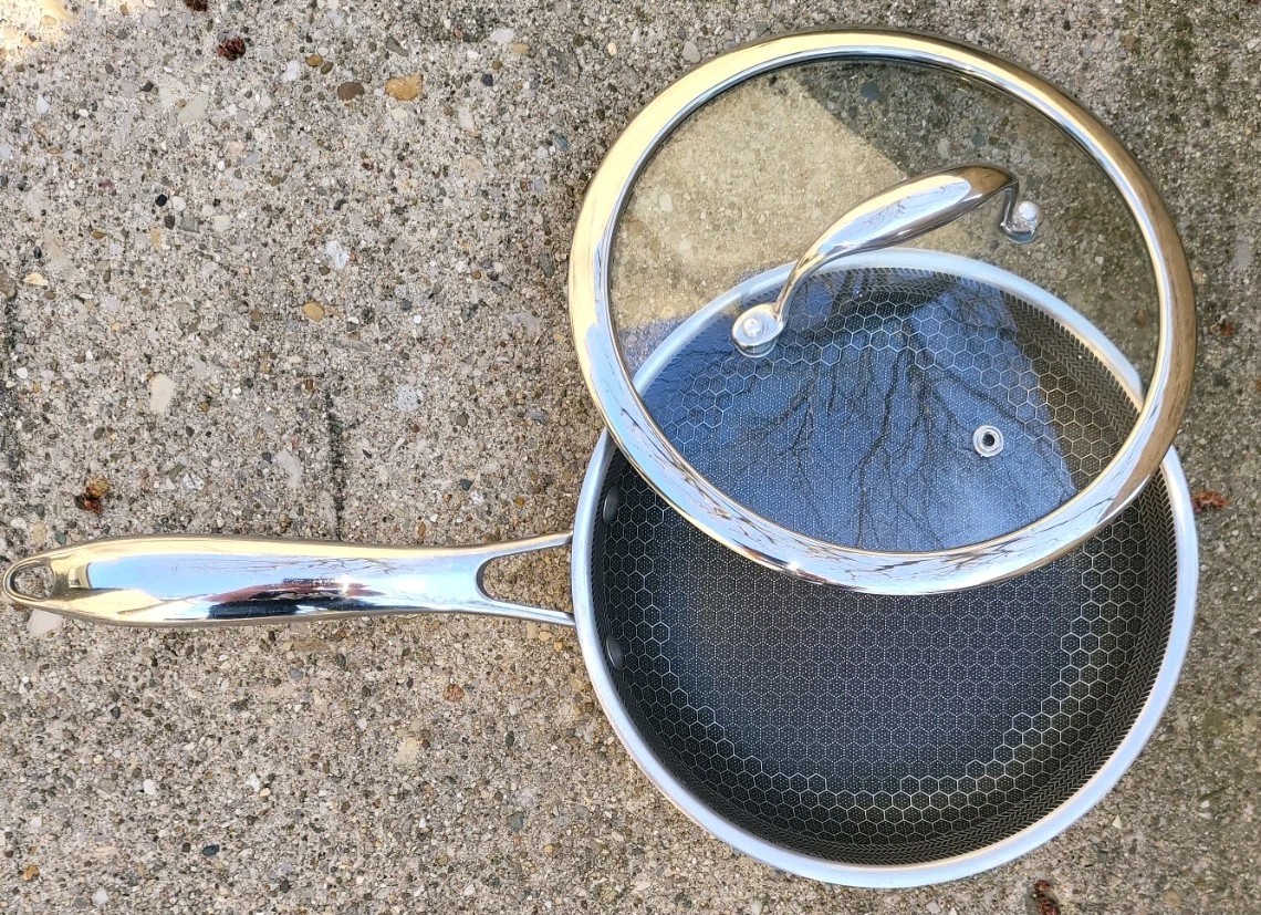 Hexclad 8 3/4″ Skillet With Lid
