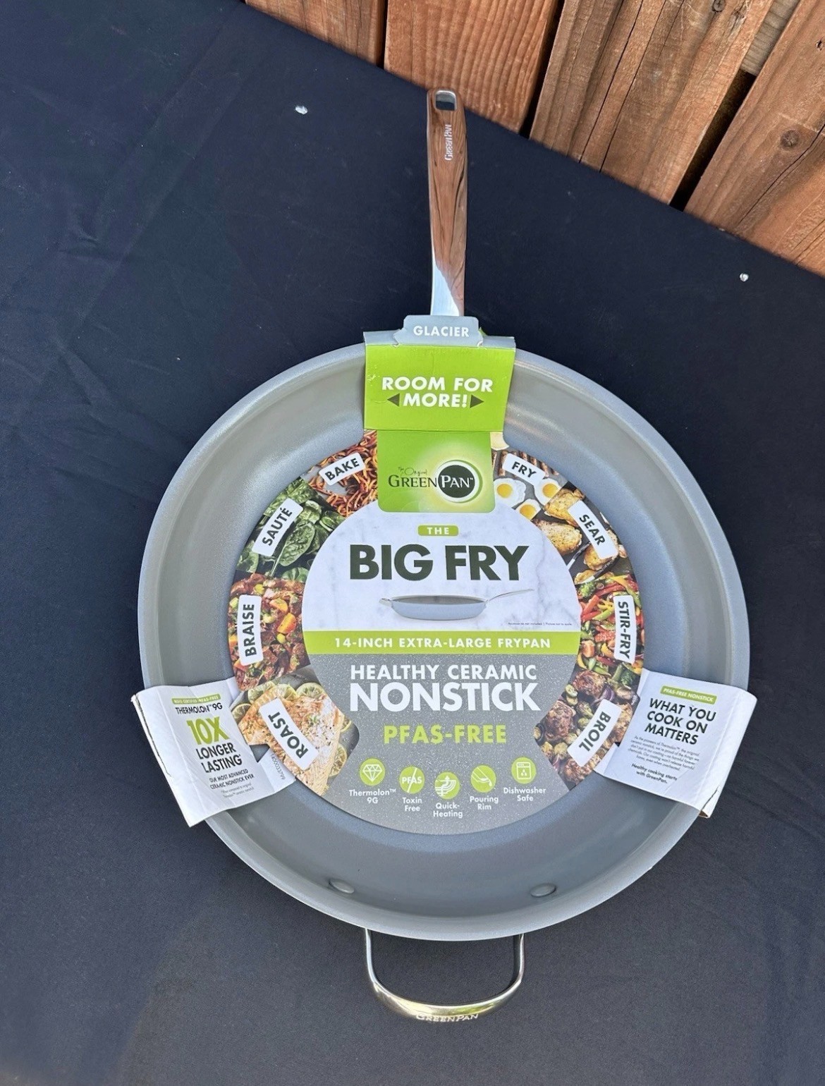 GreenPan- The Big Fry 14” Pan with Helper Handle- NEW