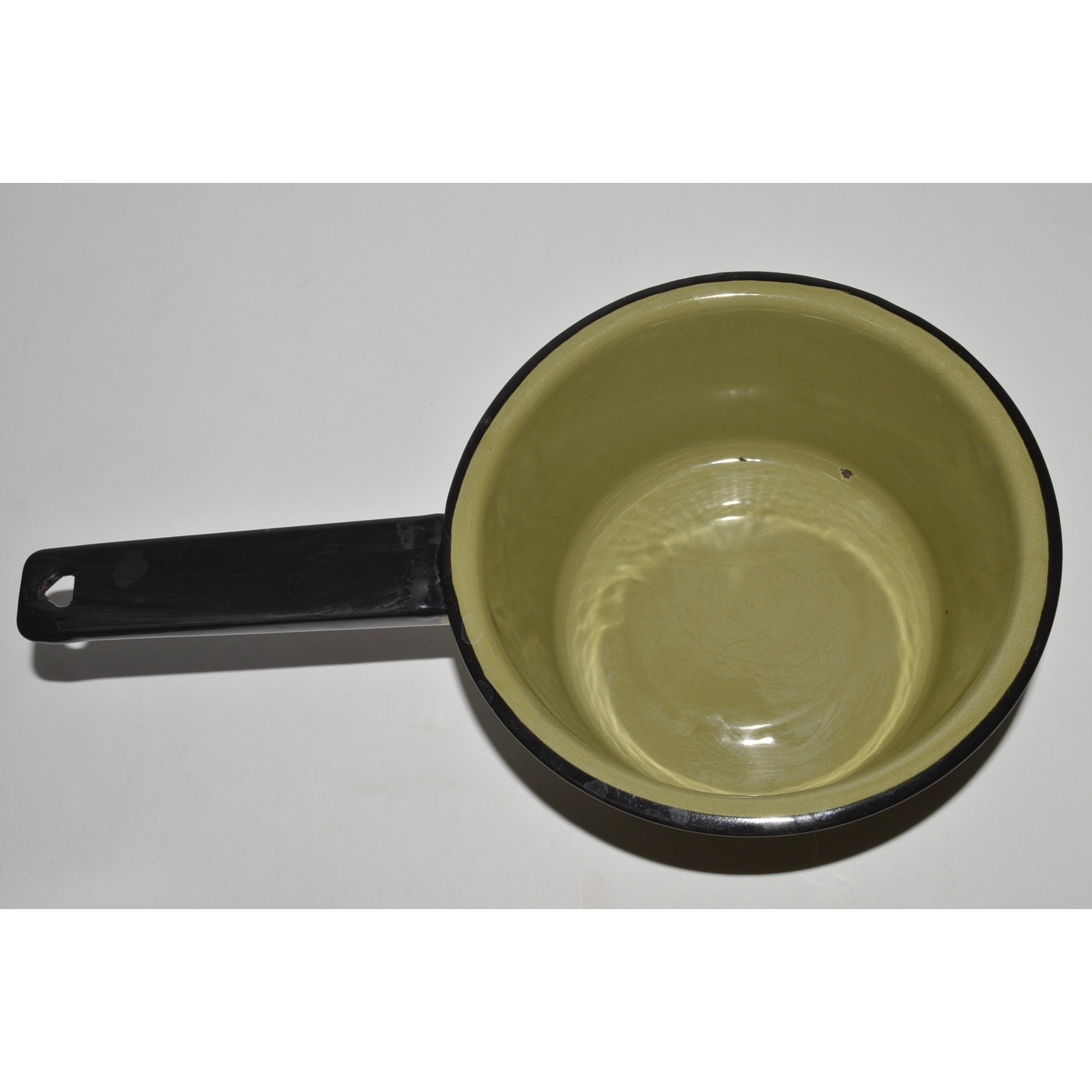 Vintage Set of 3 Avocado Green Enamel Saucepan, 1970s Kitchen, Metal Saucepans